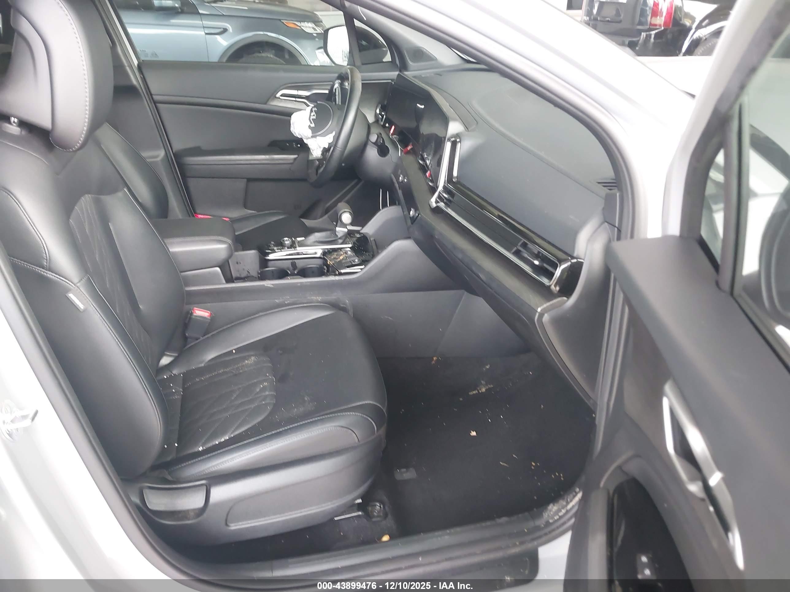 KIA SPORTAGE image 5