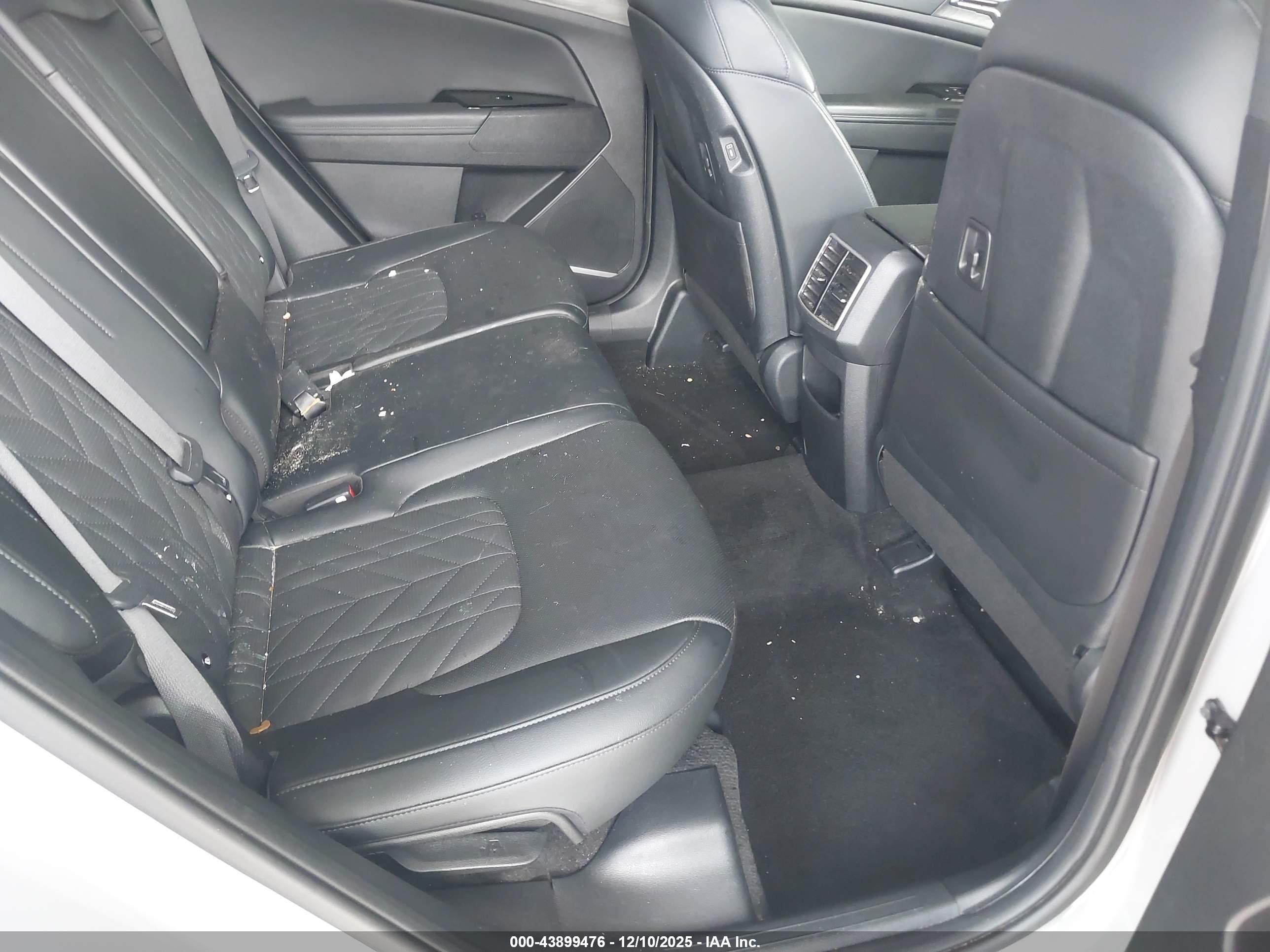 KIA SPORTAGE image 8