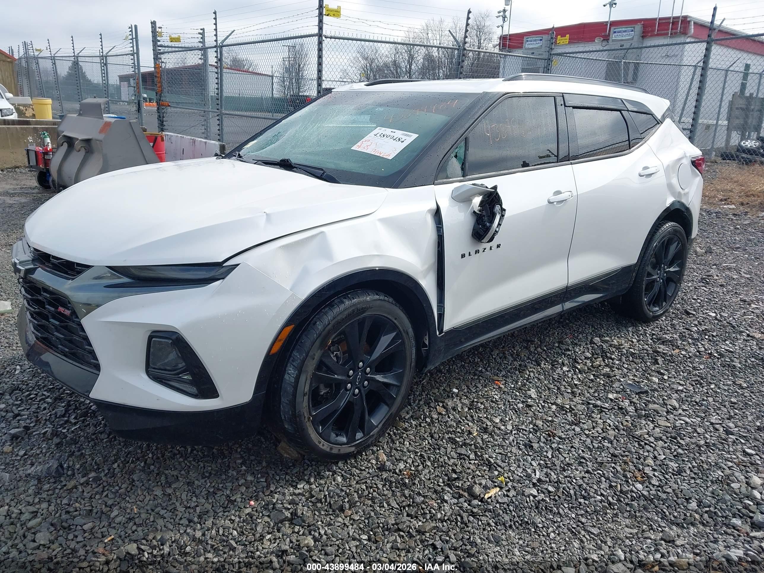 CHEVROLET BLAZER image 2