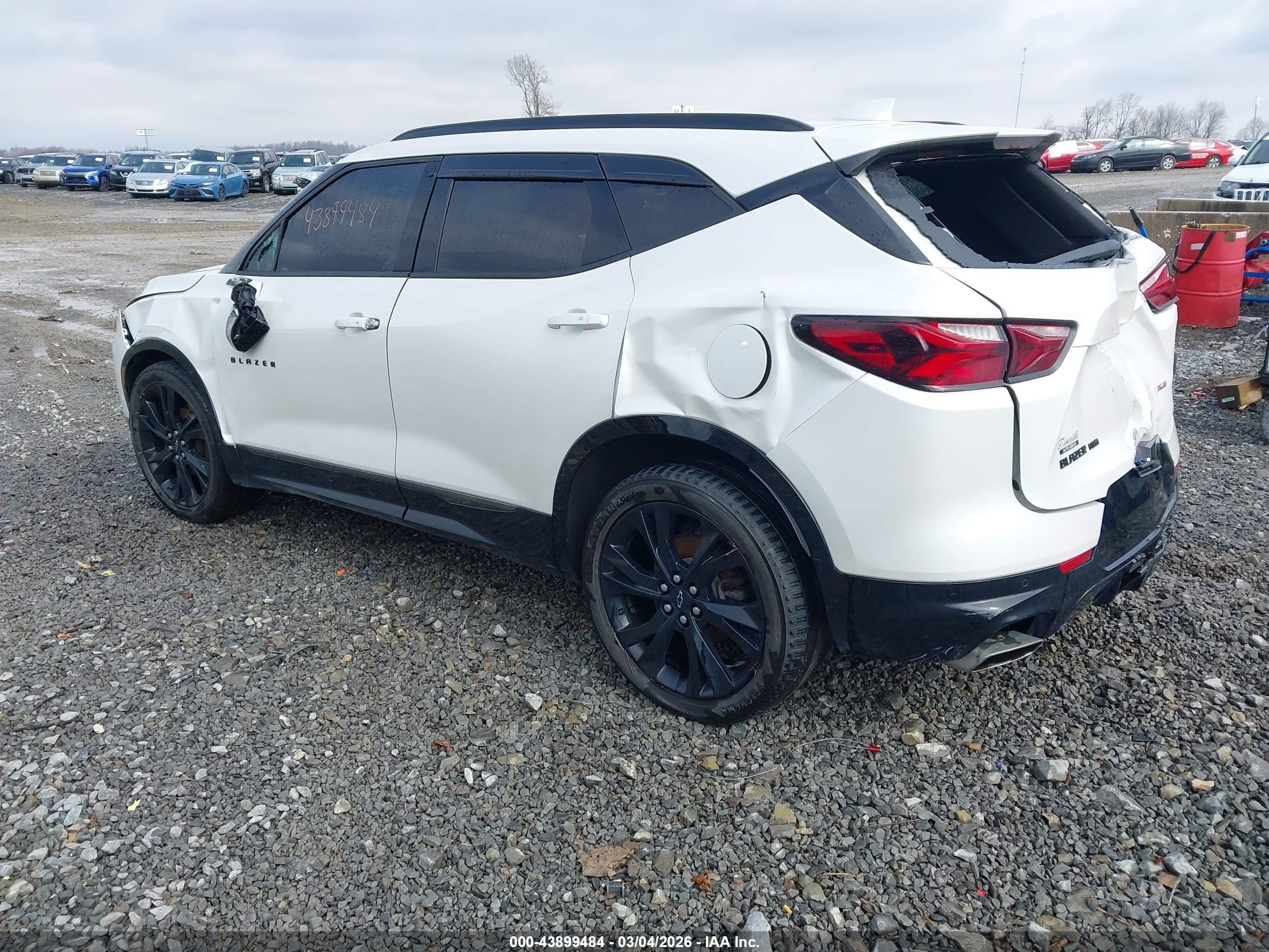 CHEVROLET BLAZER image 3
