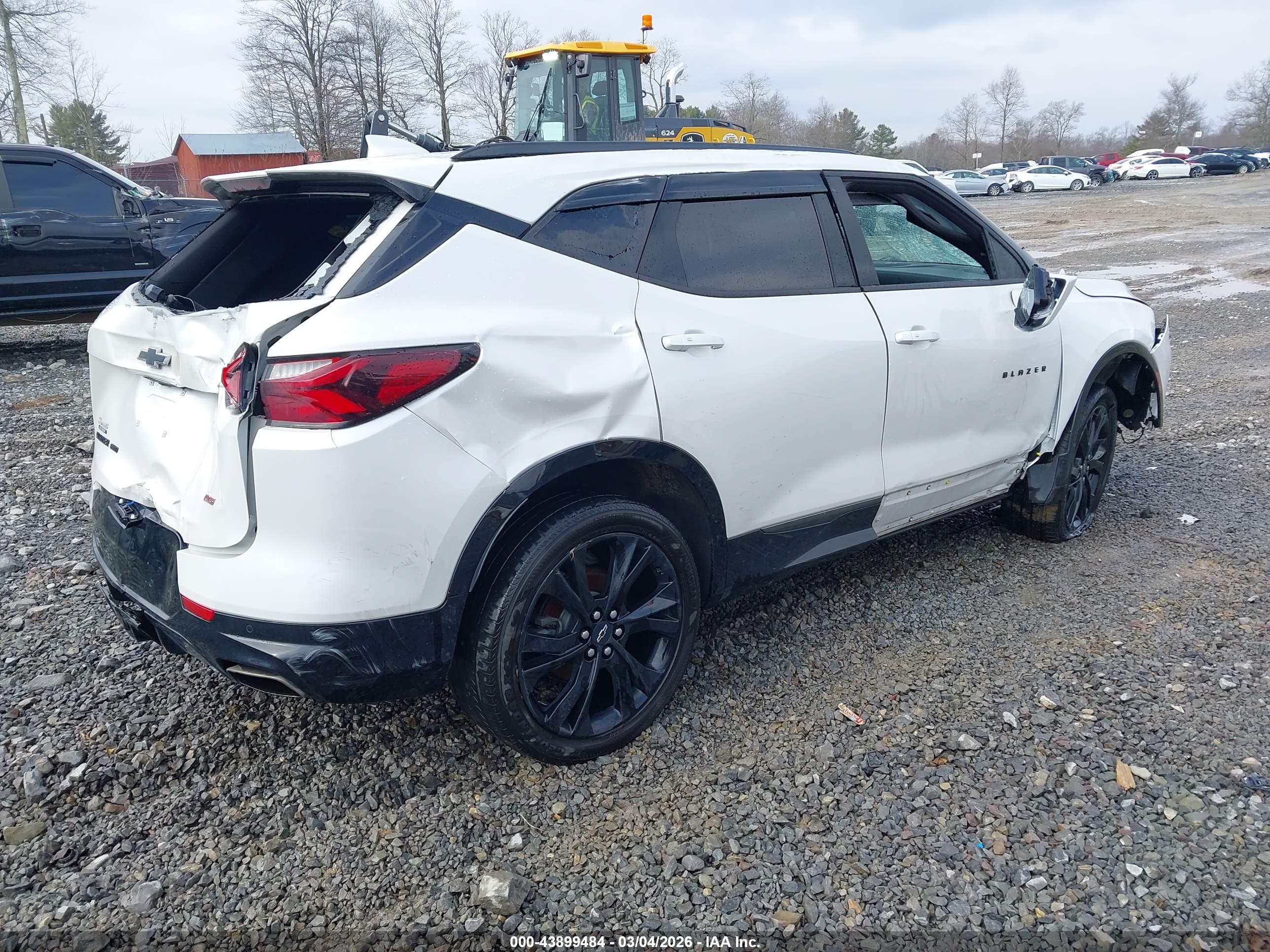 CHEVROLET BLAZER image 4