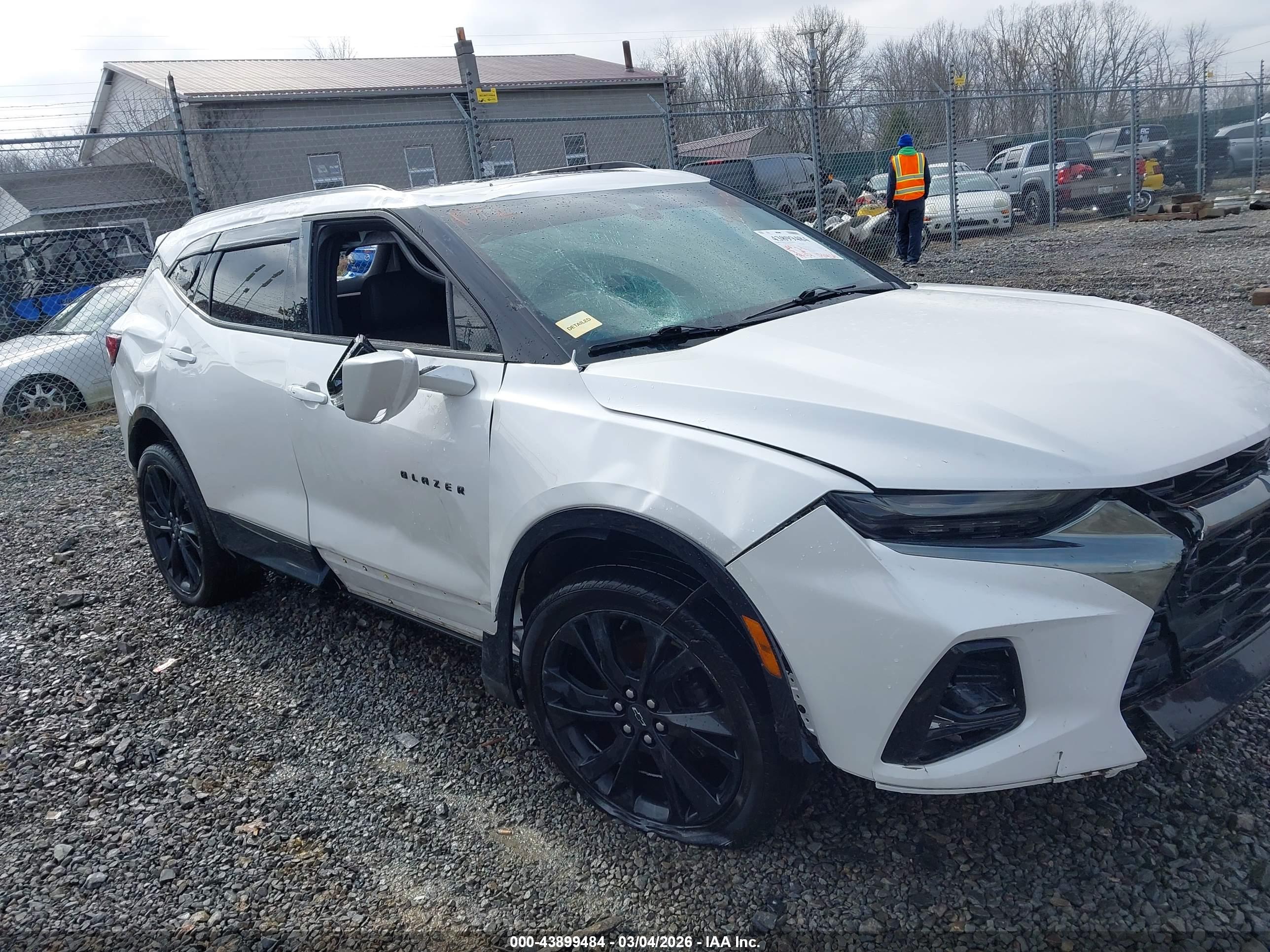 CHEVROLET BLAZER image 6