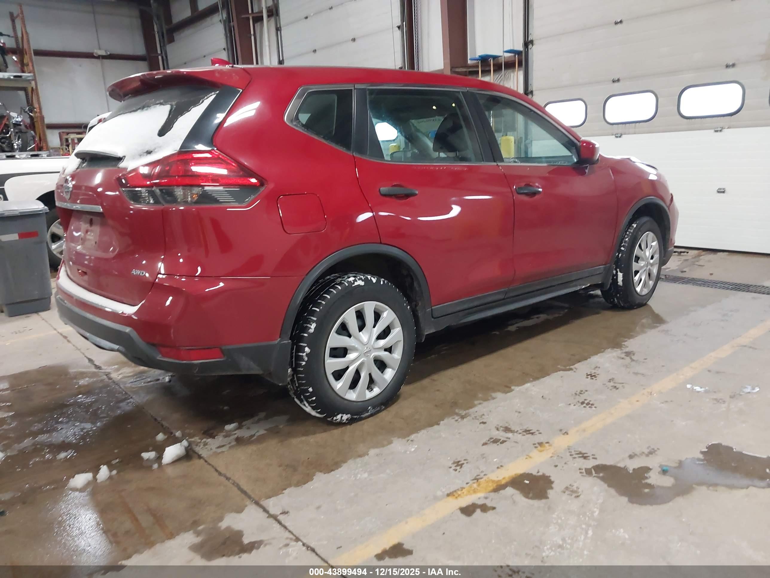 NISSAN ROGUE image 4