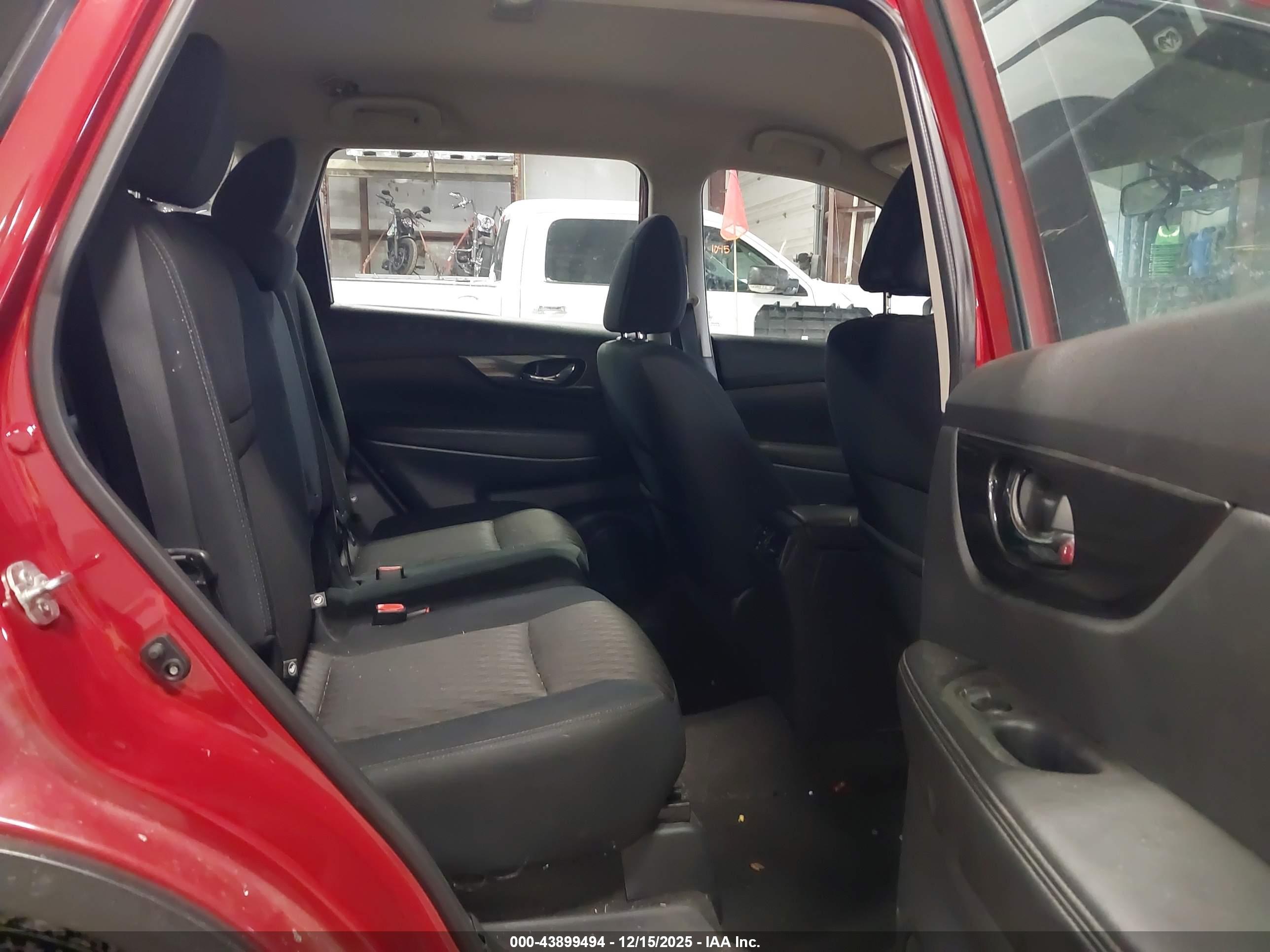 NISSAN ROGUE image 8
