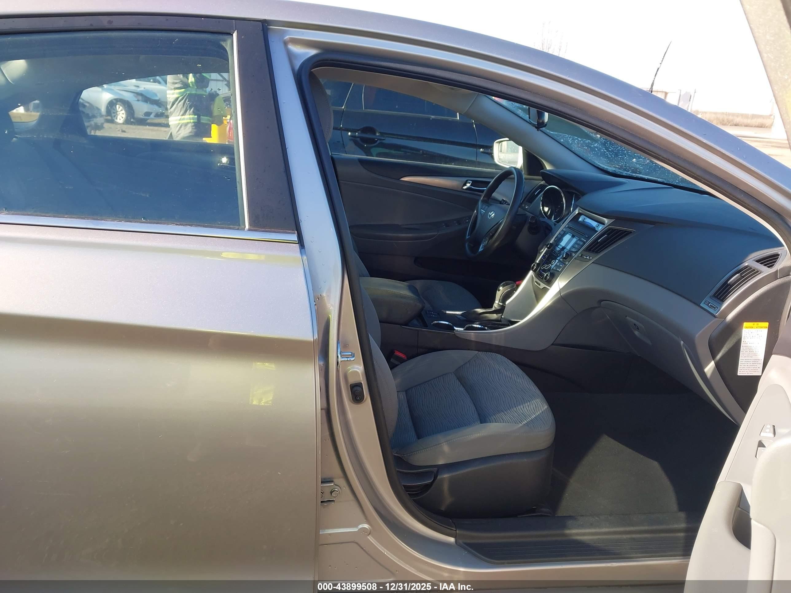 HYUNDAI SONATA image 5