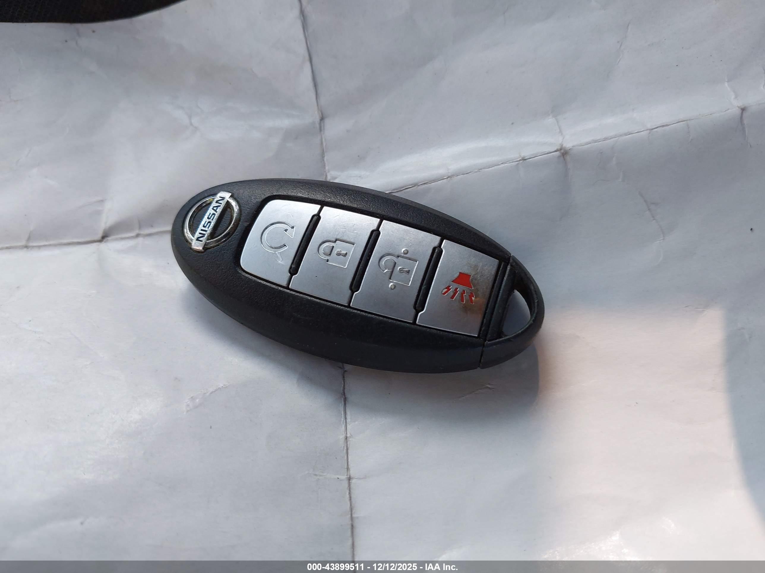 NISSAN ROGUE image 11