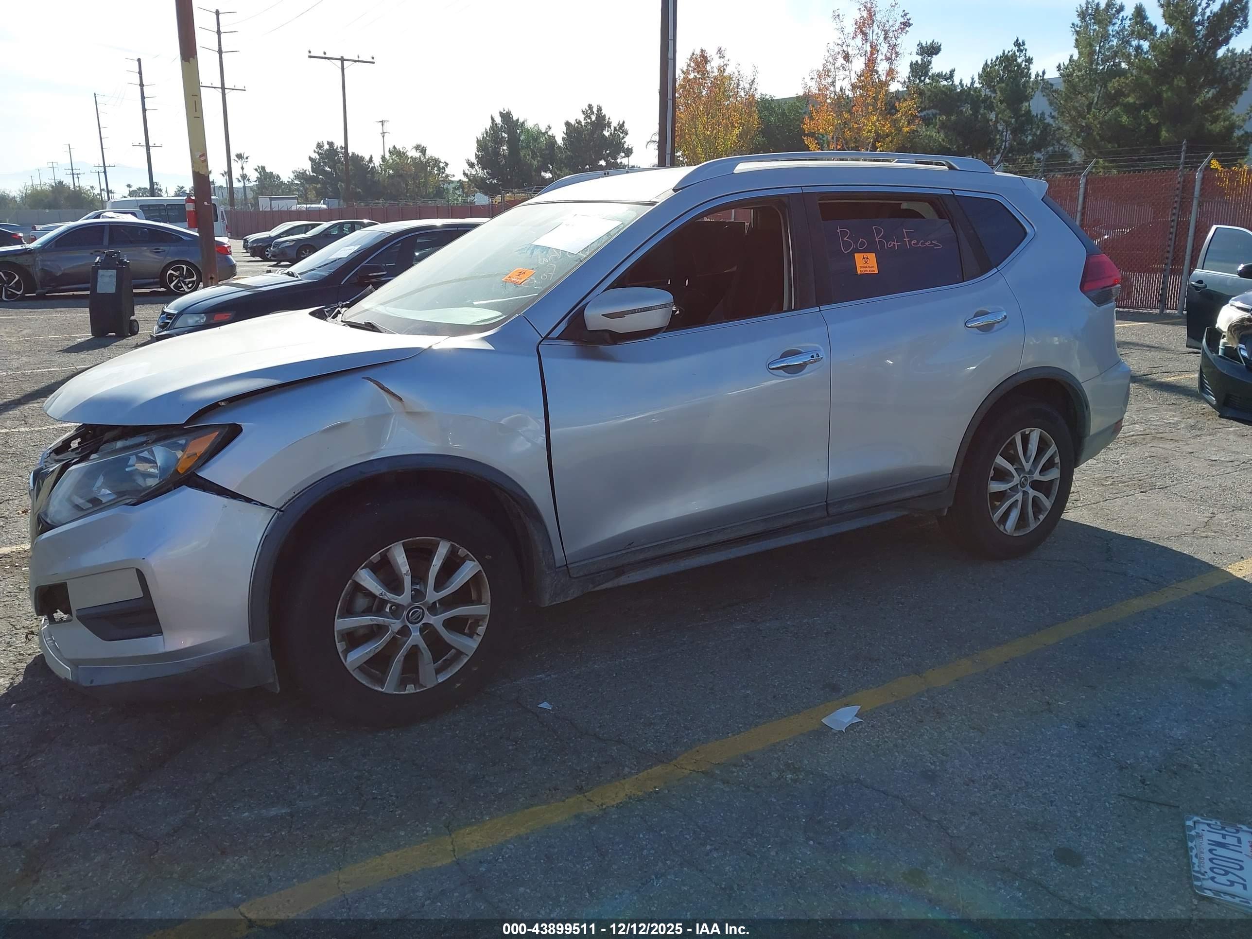 NISSAN ROGUE image 2