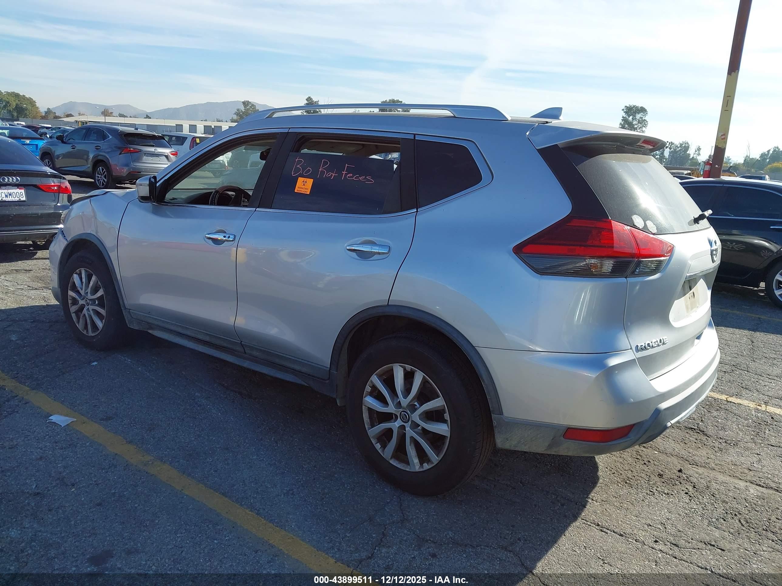 NISSAN ROGUE image 3