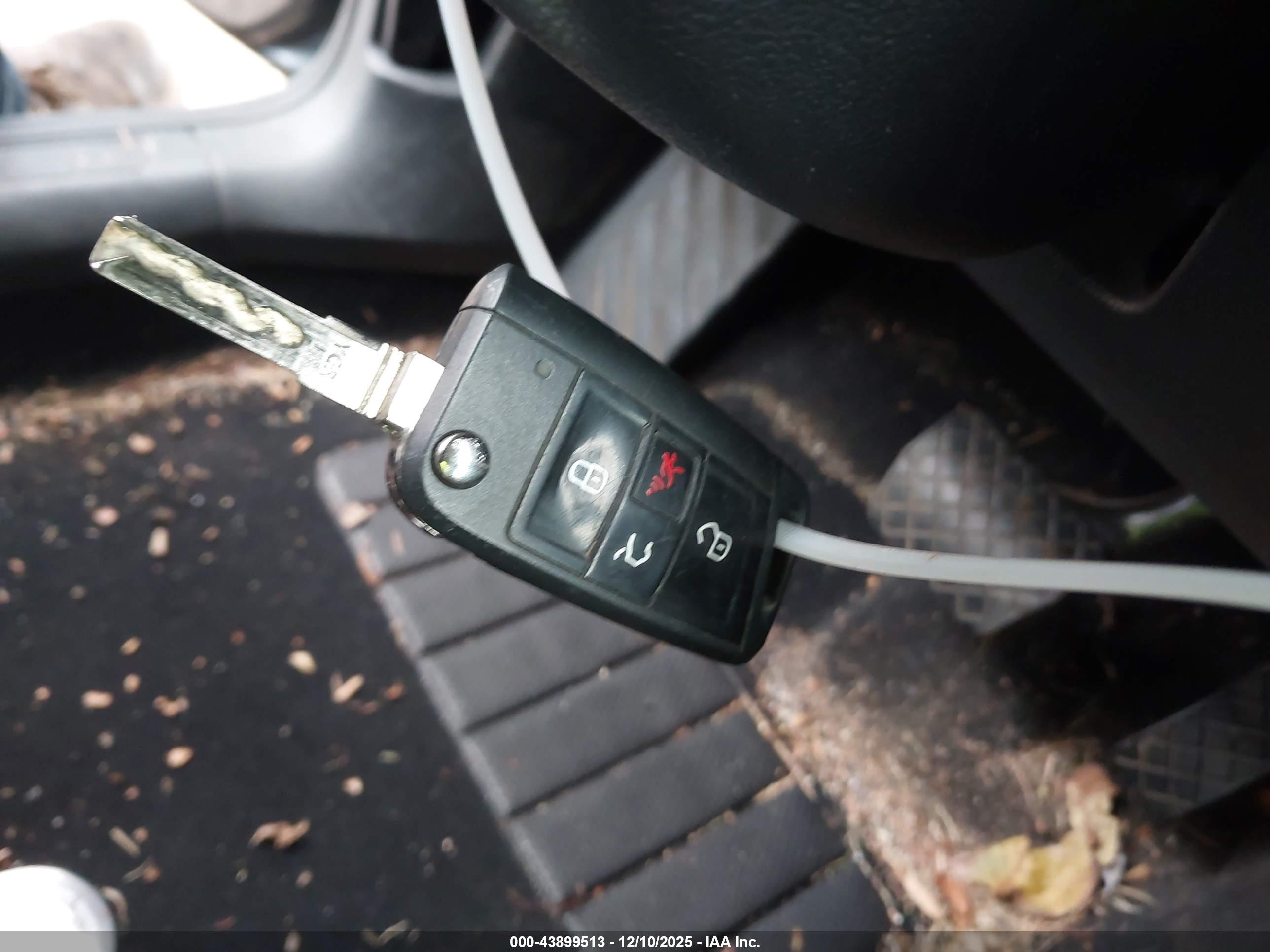 VOLKSWAGEN GOLF image 11