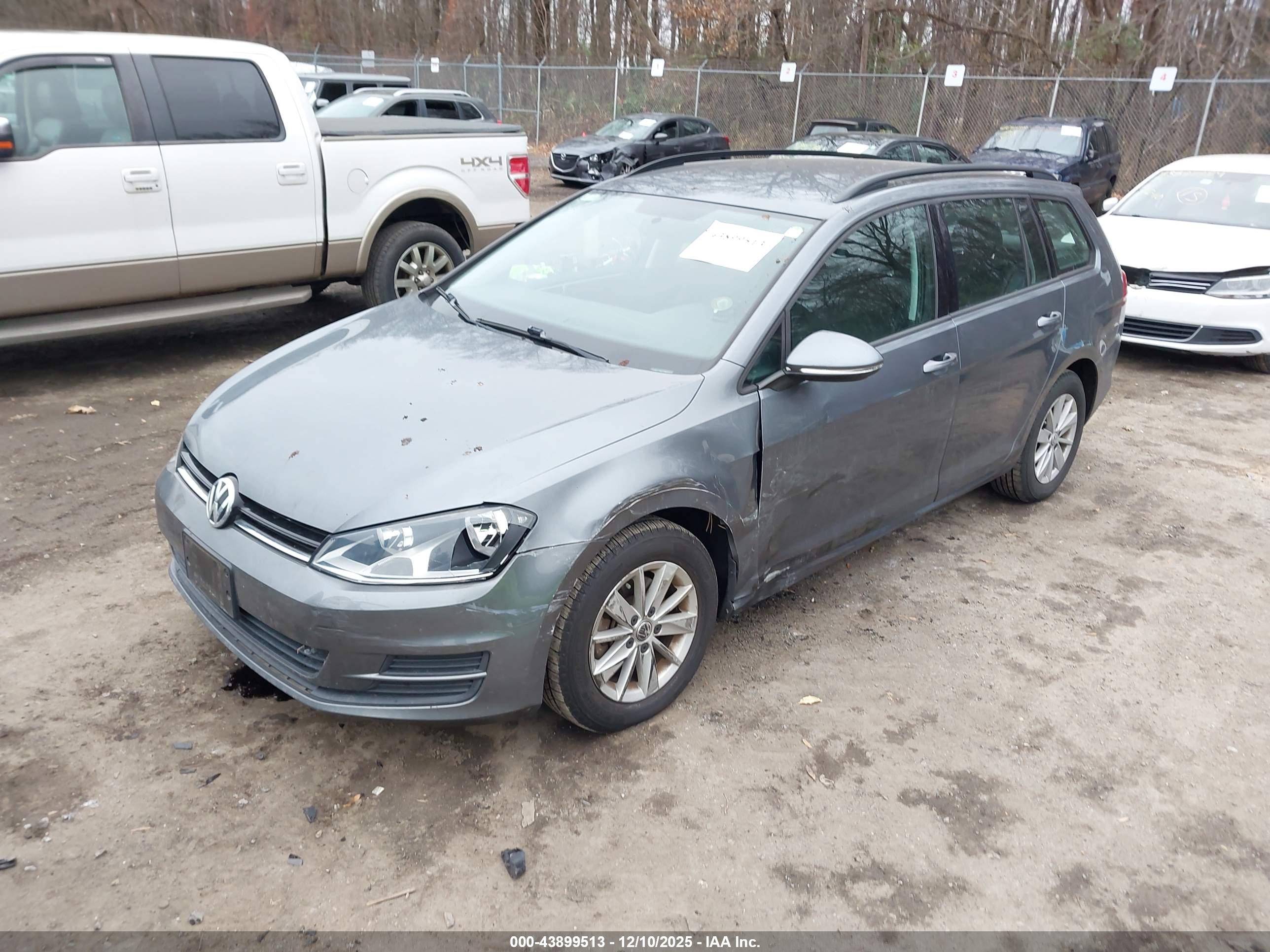 VOLKSWAGEN GOLF image 2
