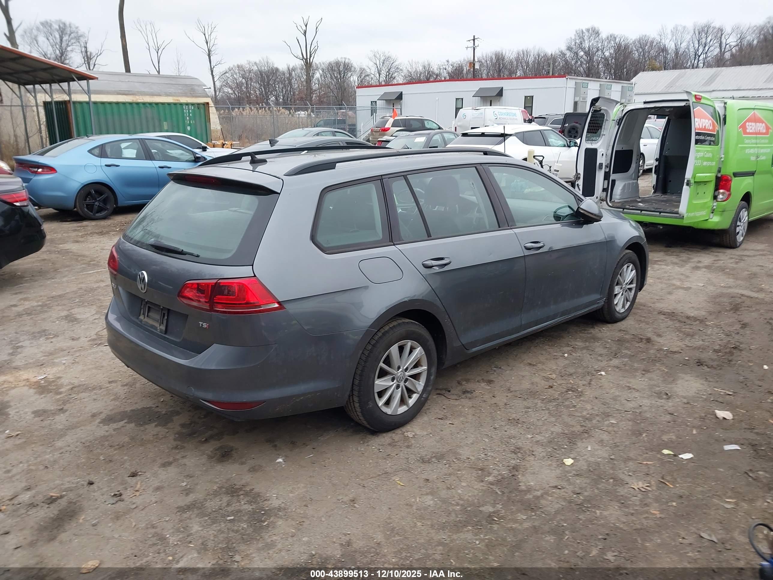 VOLKSWAGEN GOLF image 4
