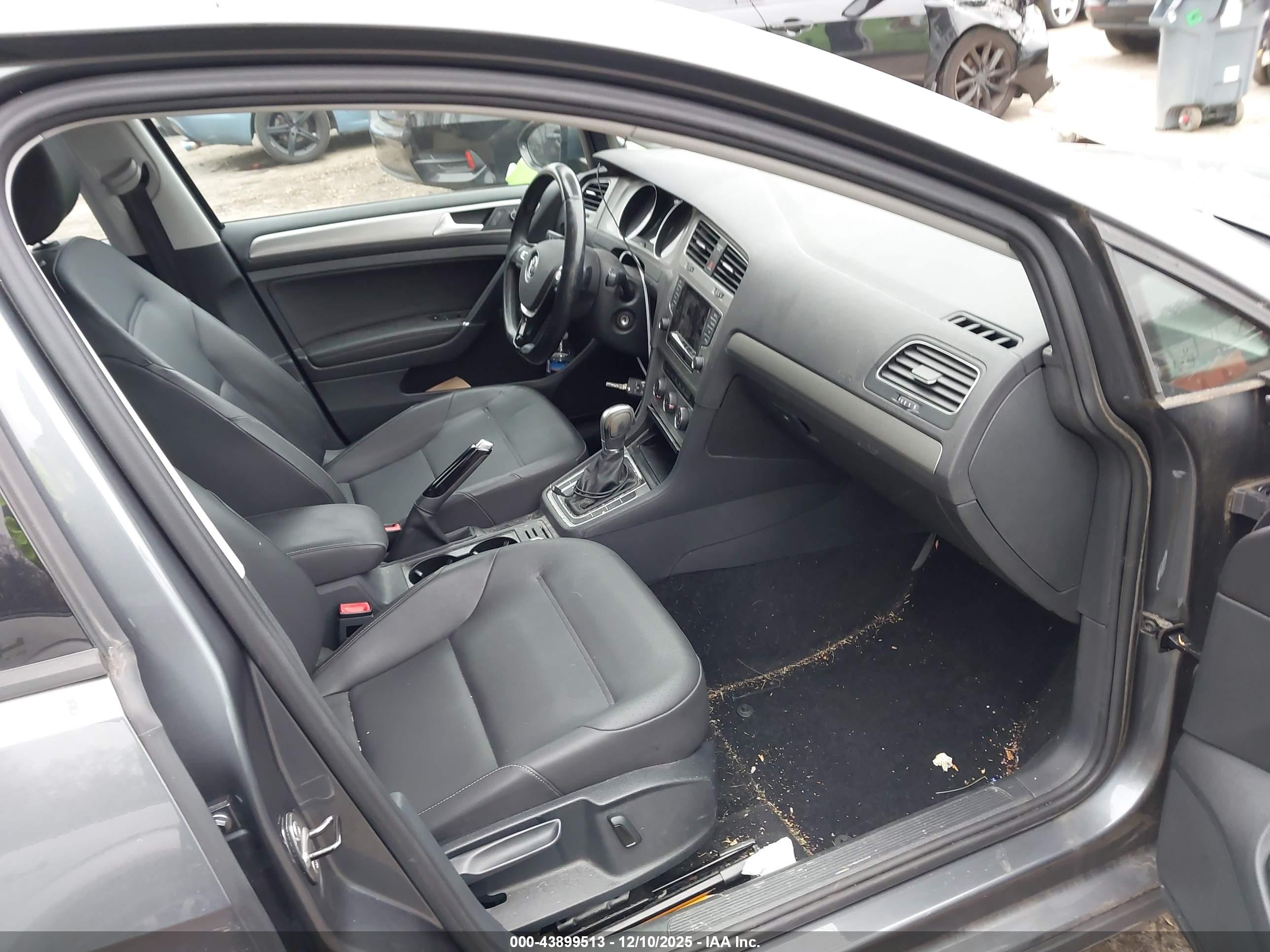 VOLKSWAGEN GOLF image 5