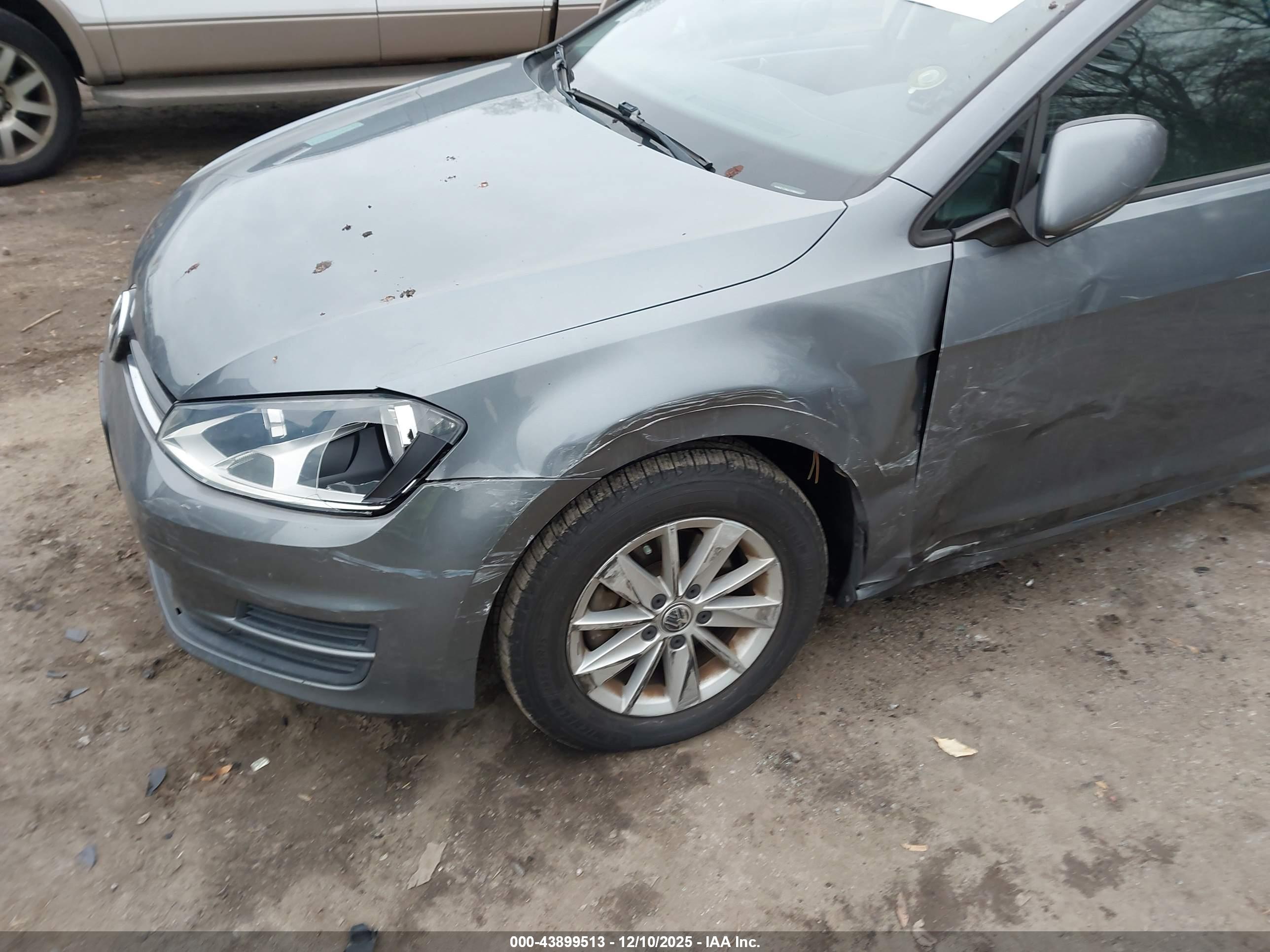 VOLKSWAGEN GOLF image 6