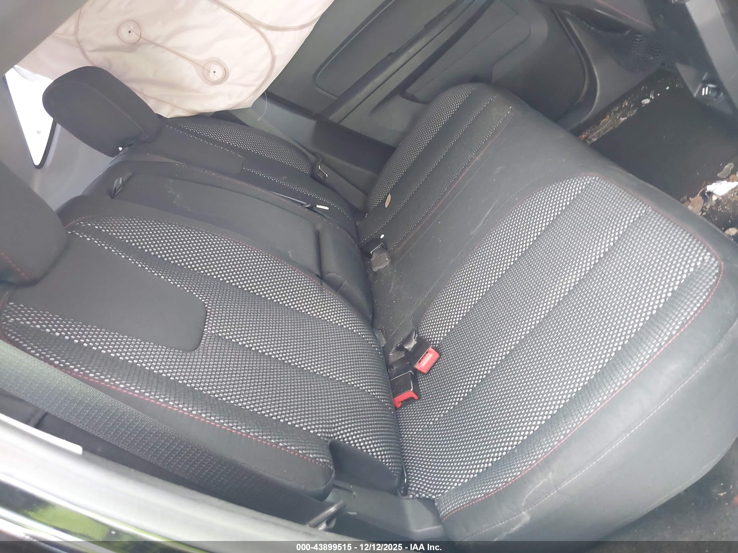 CHEVROLET EQUINOX image 8