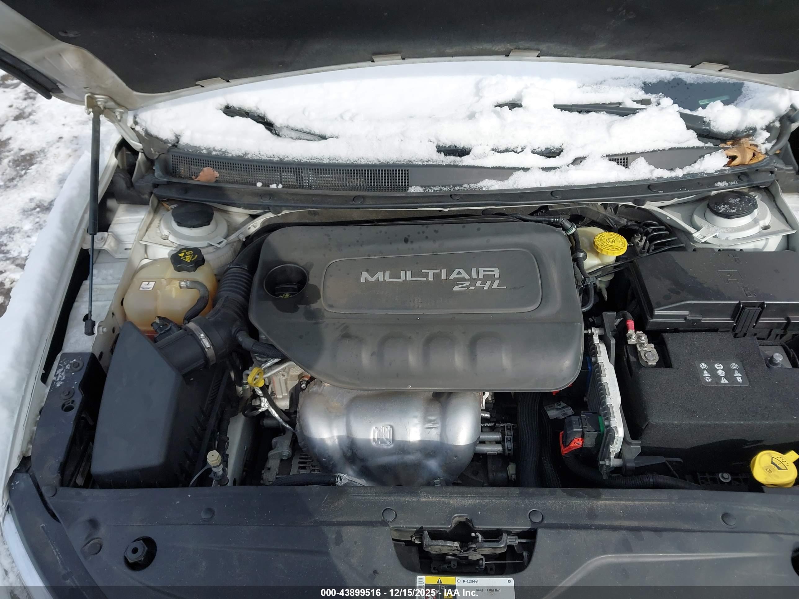 CHRYSLER 200 image 10