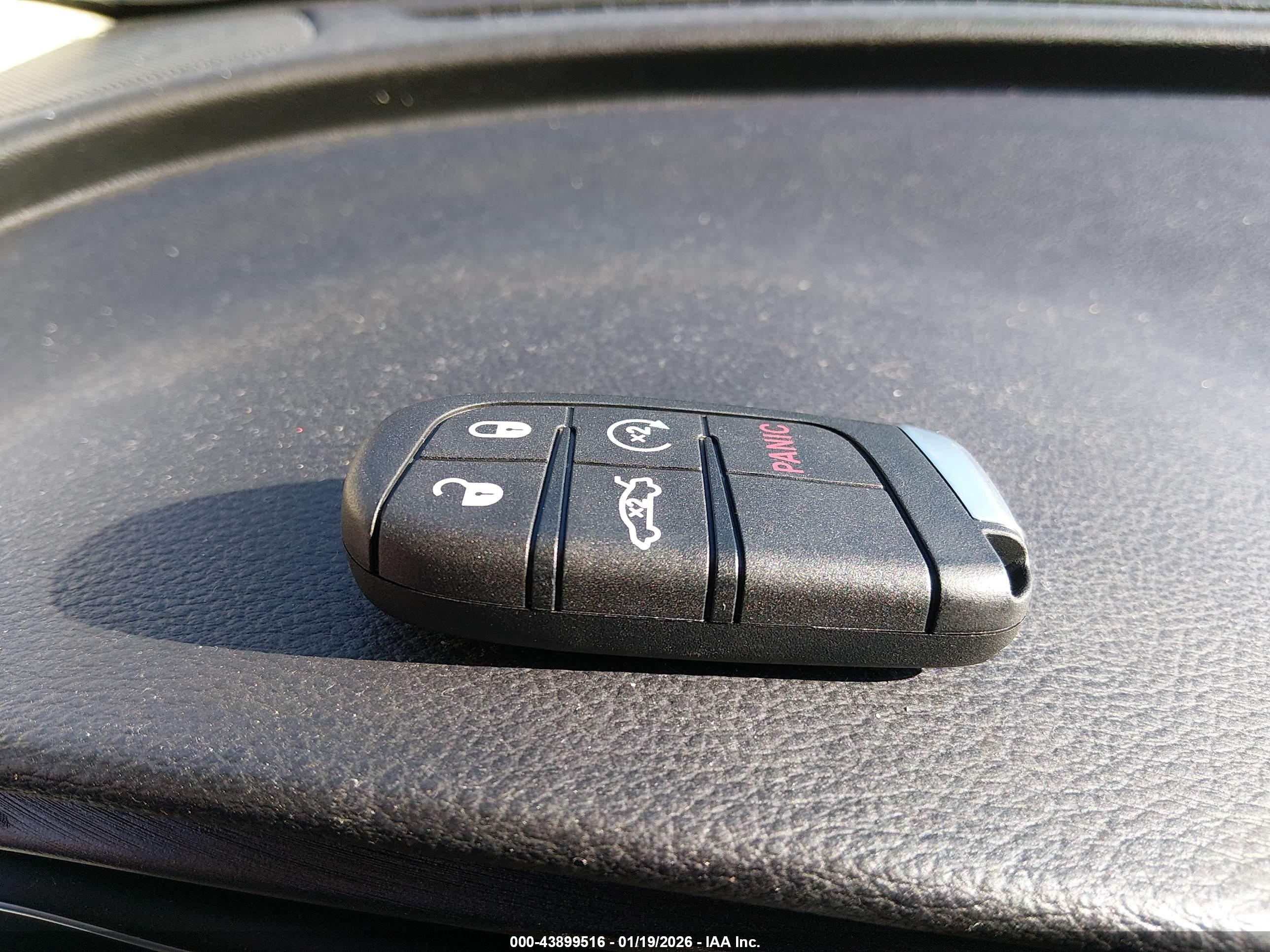 CHRYSLER 200 image 11