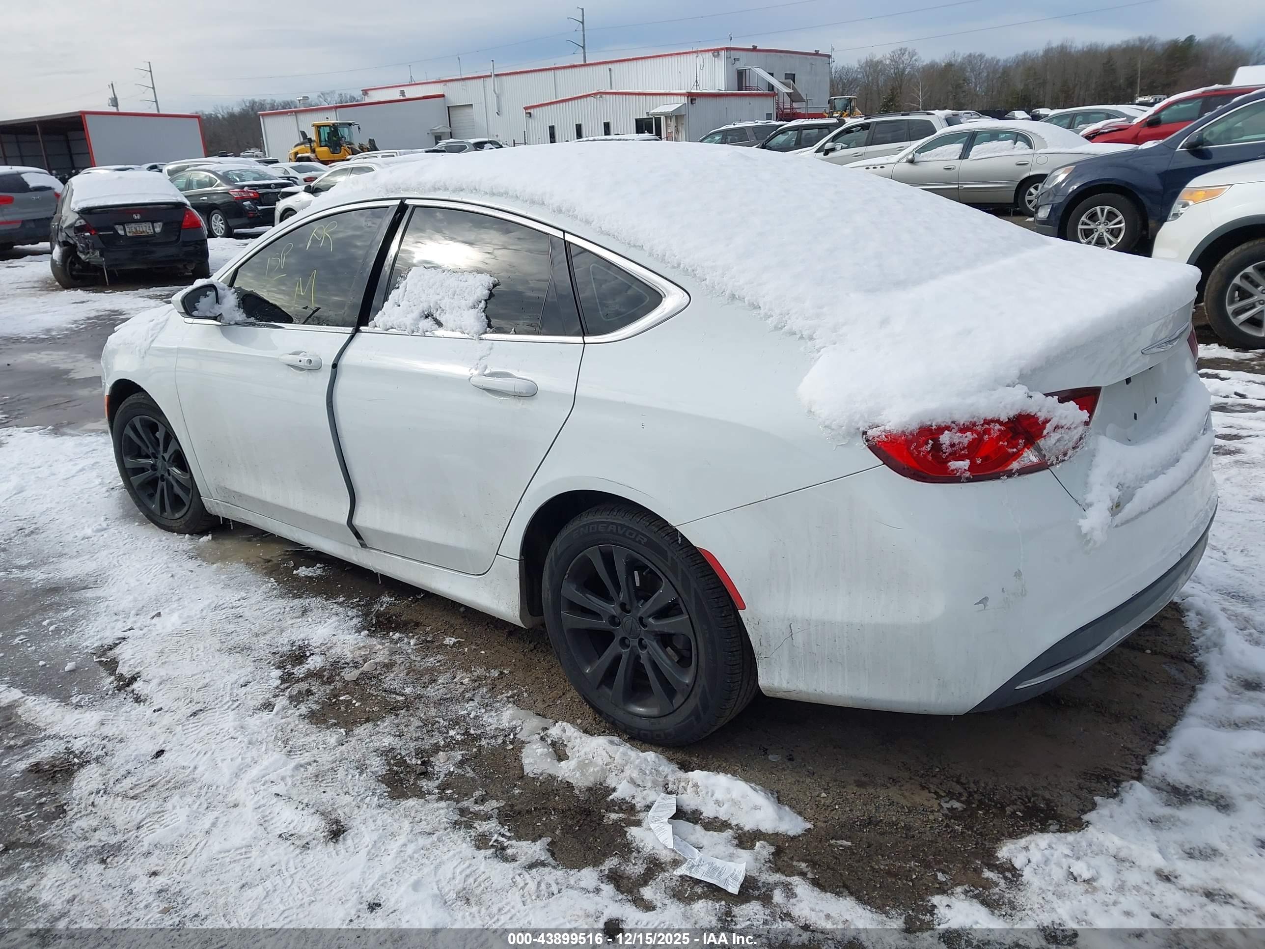 CHRYSLER 200 image 3