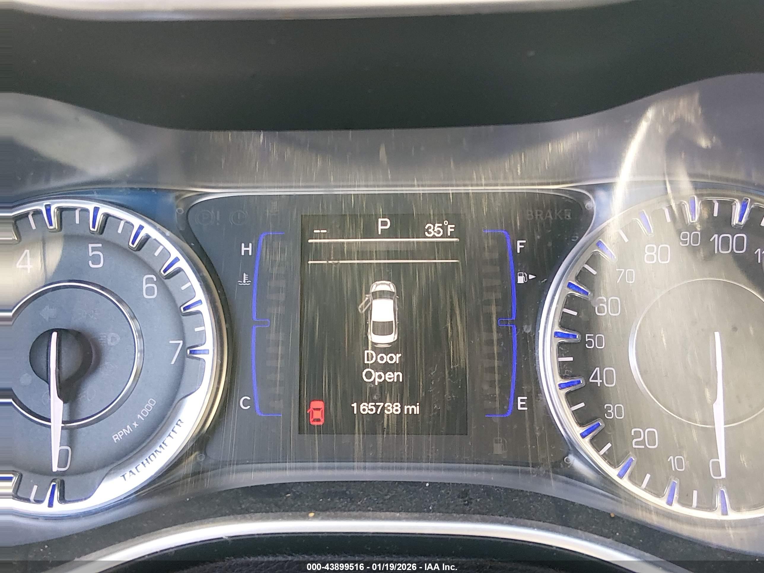 CHRYSLER 200 image 7