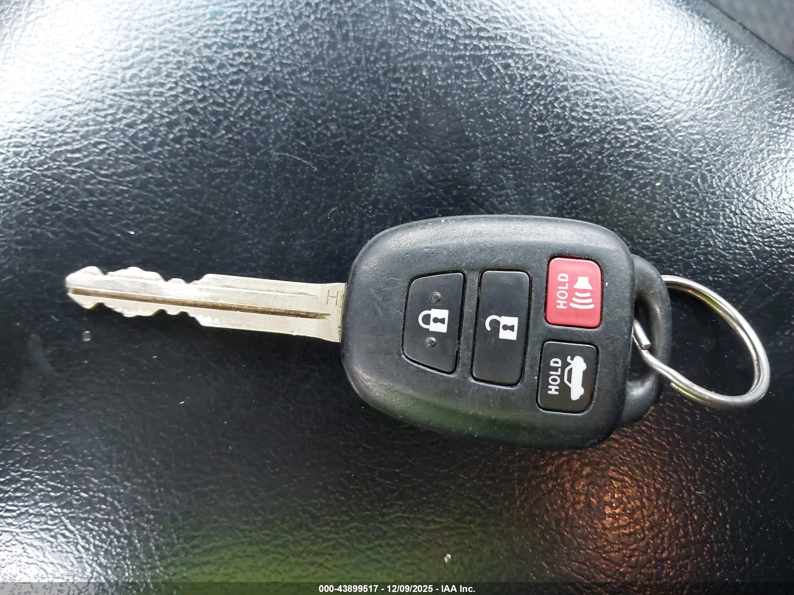 TOYOTA CAMRY image 11
