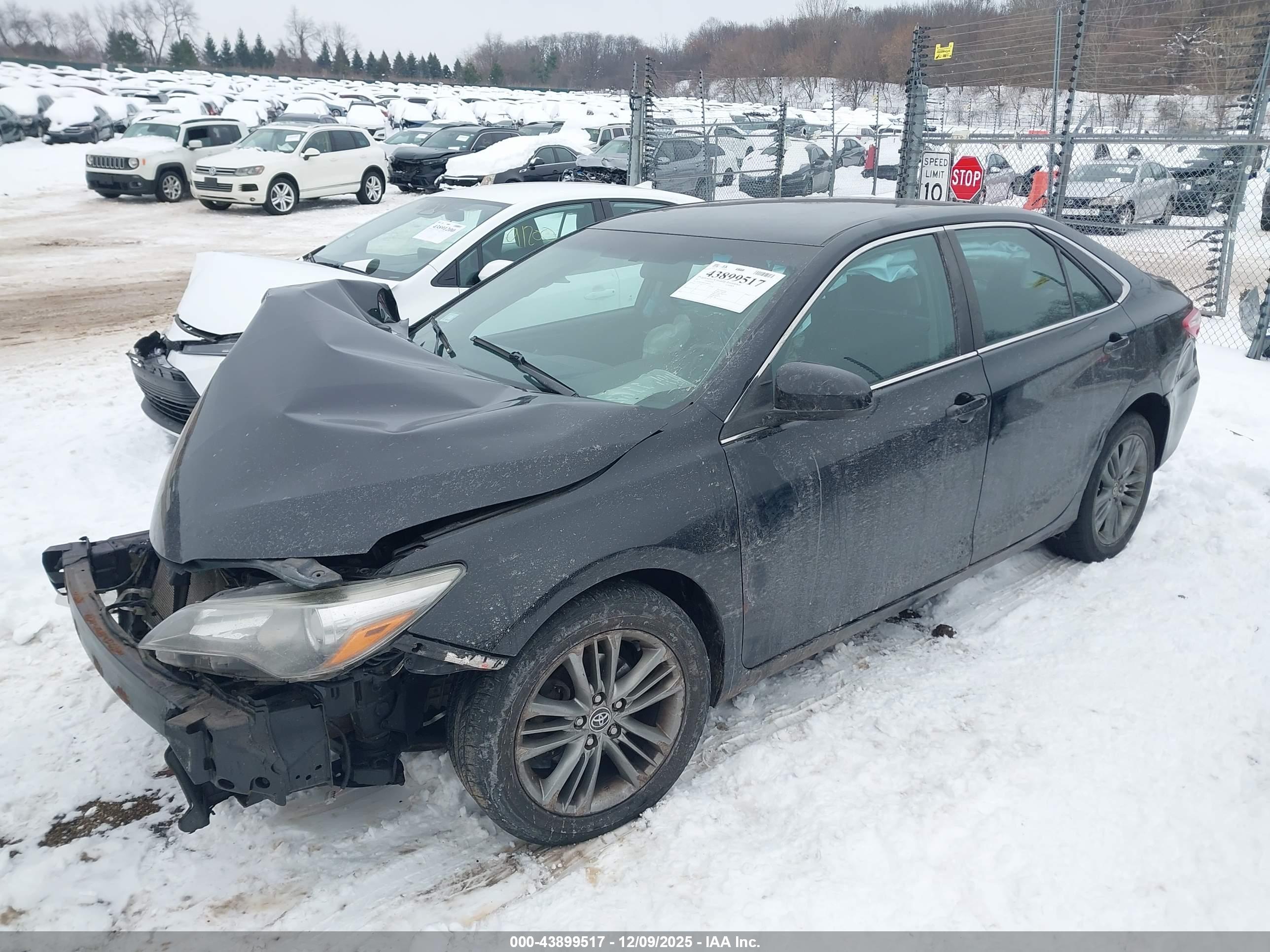 TOYOTA CAMRY image 2