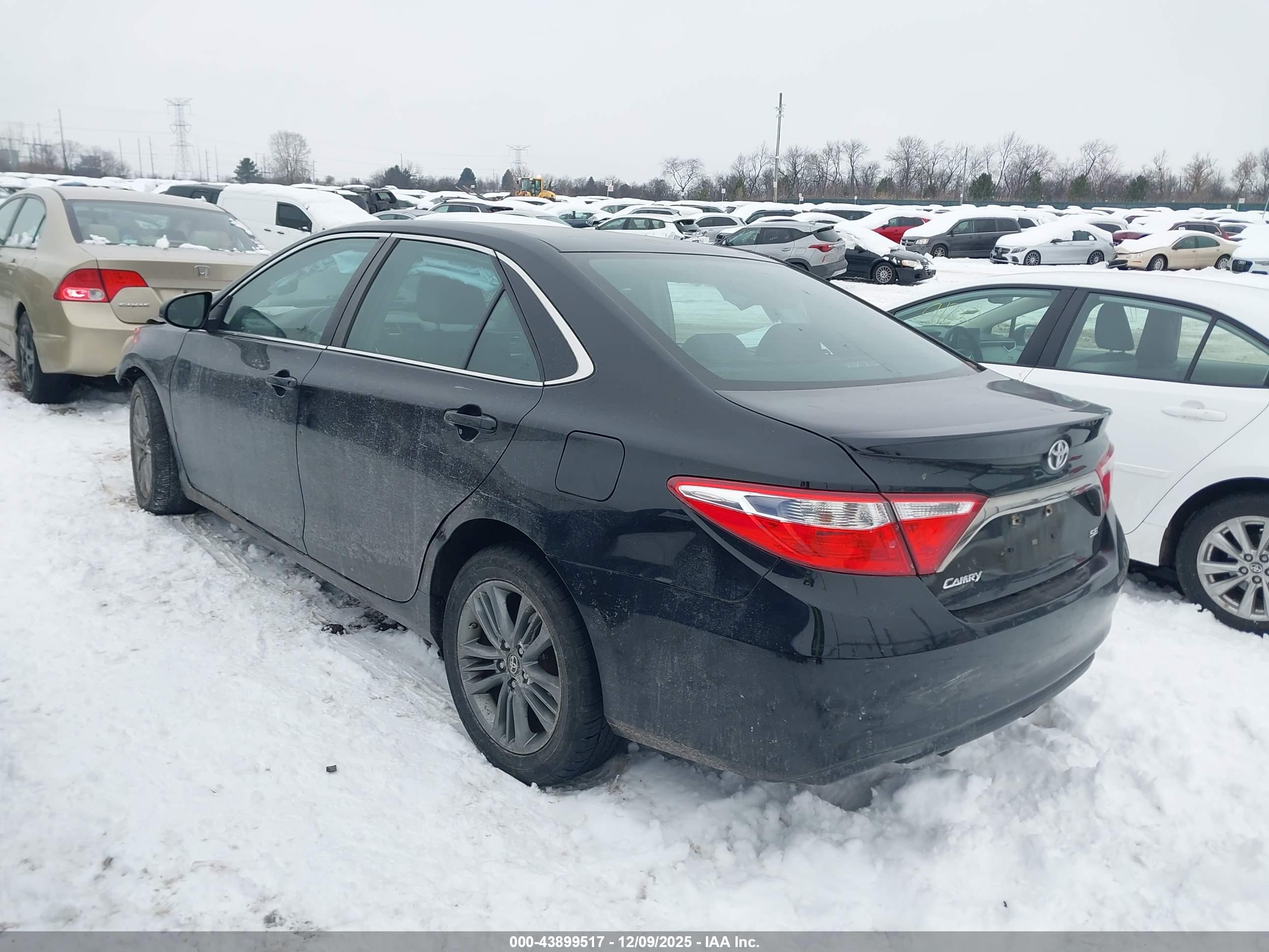 TOYOTA CAMRY image 3