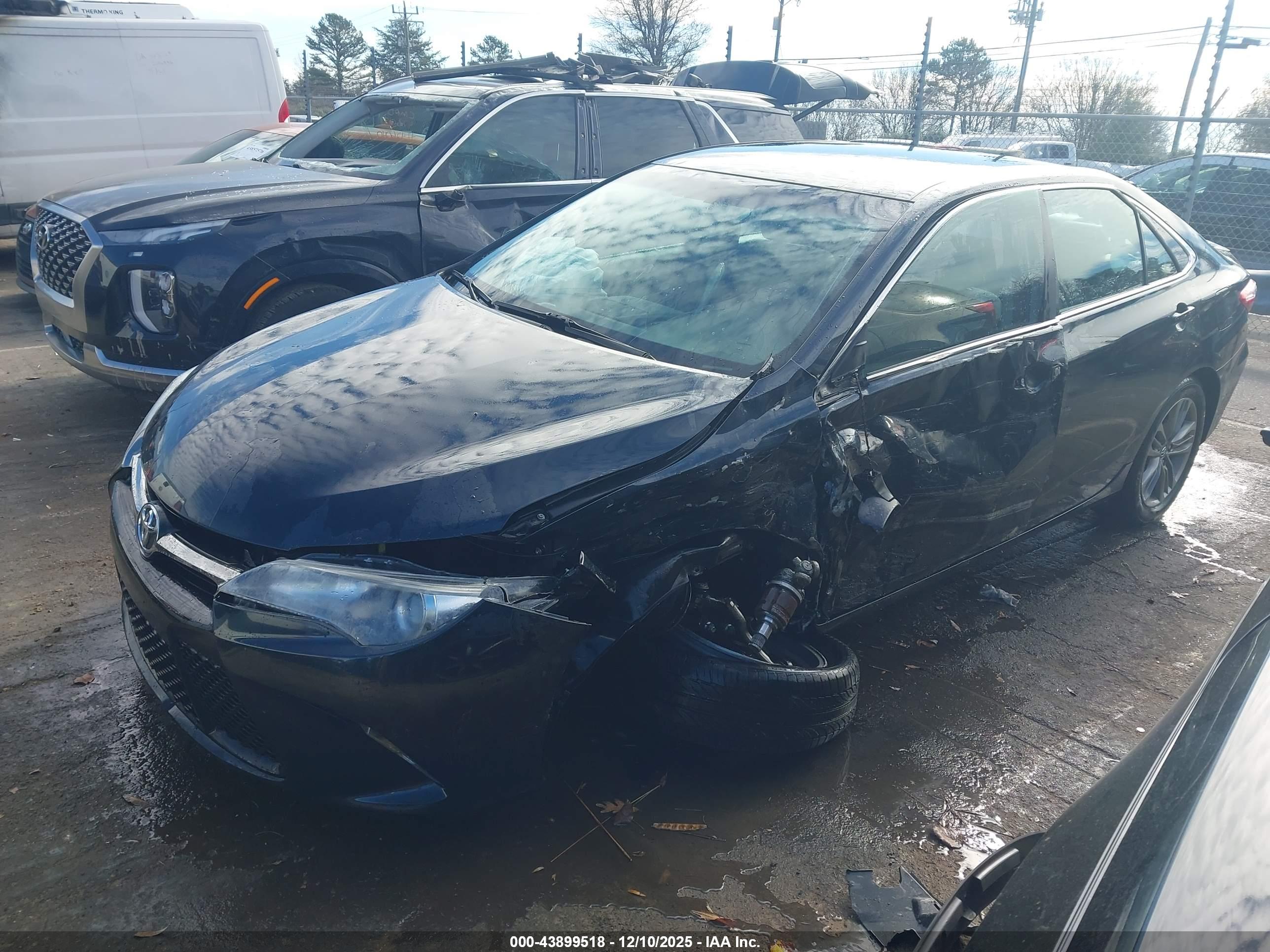 TOYOTA CAMRY image 2