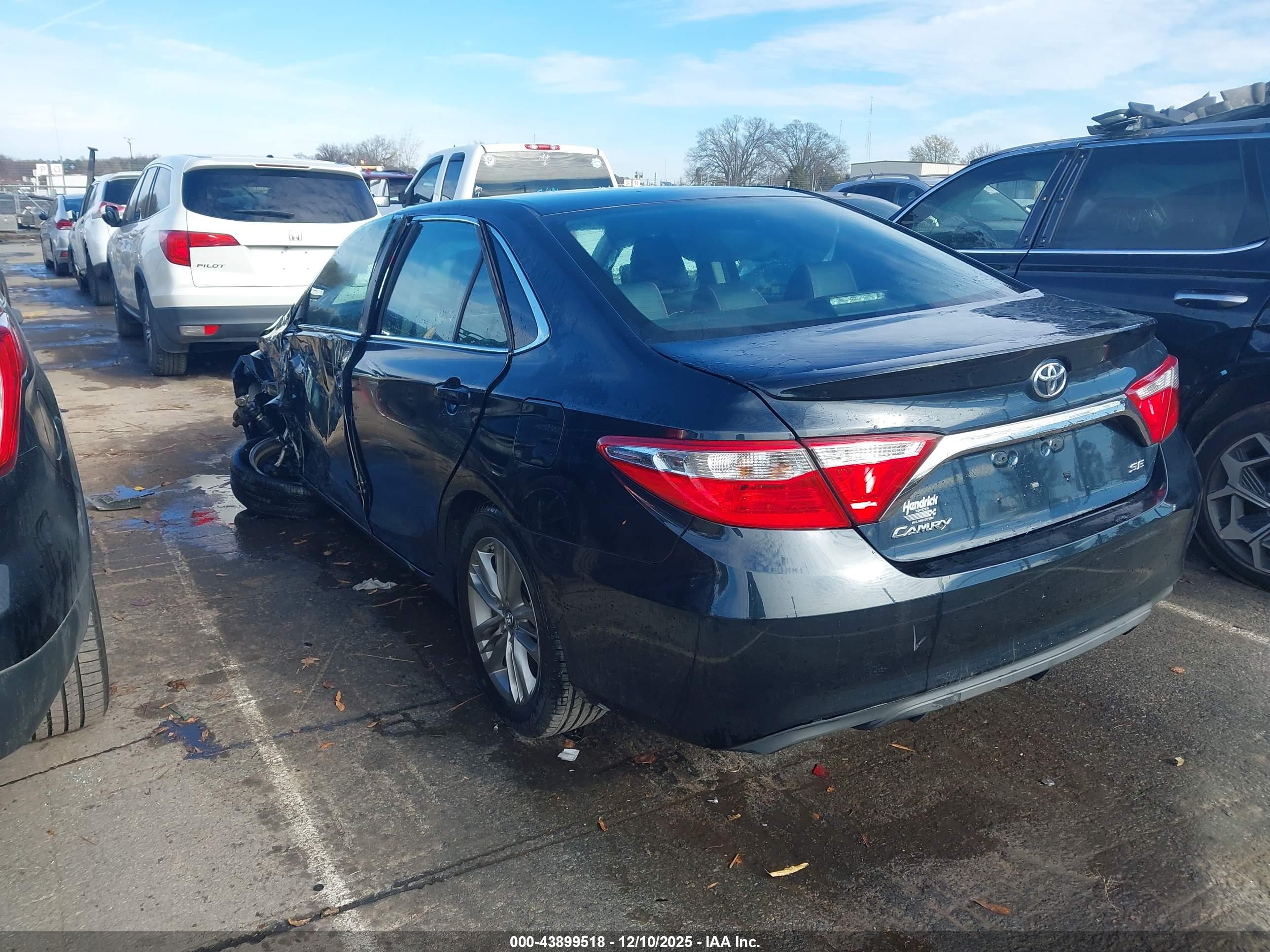 TOYOTA CAMRY image 3