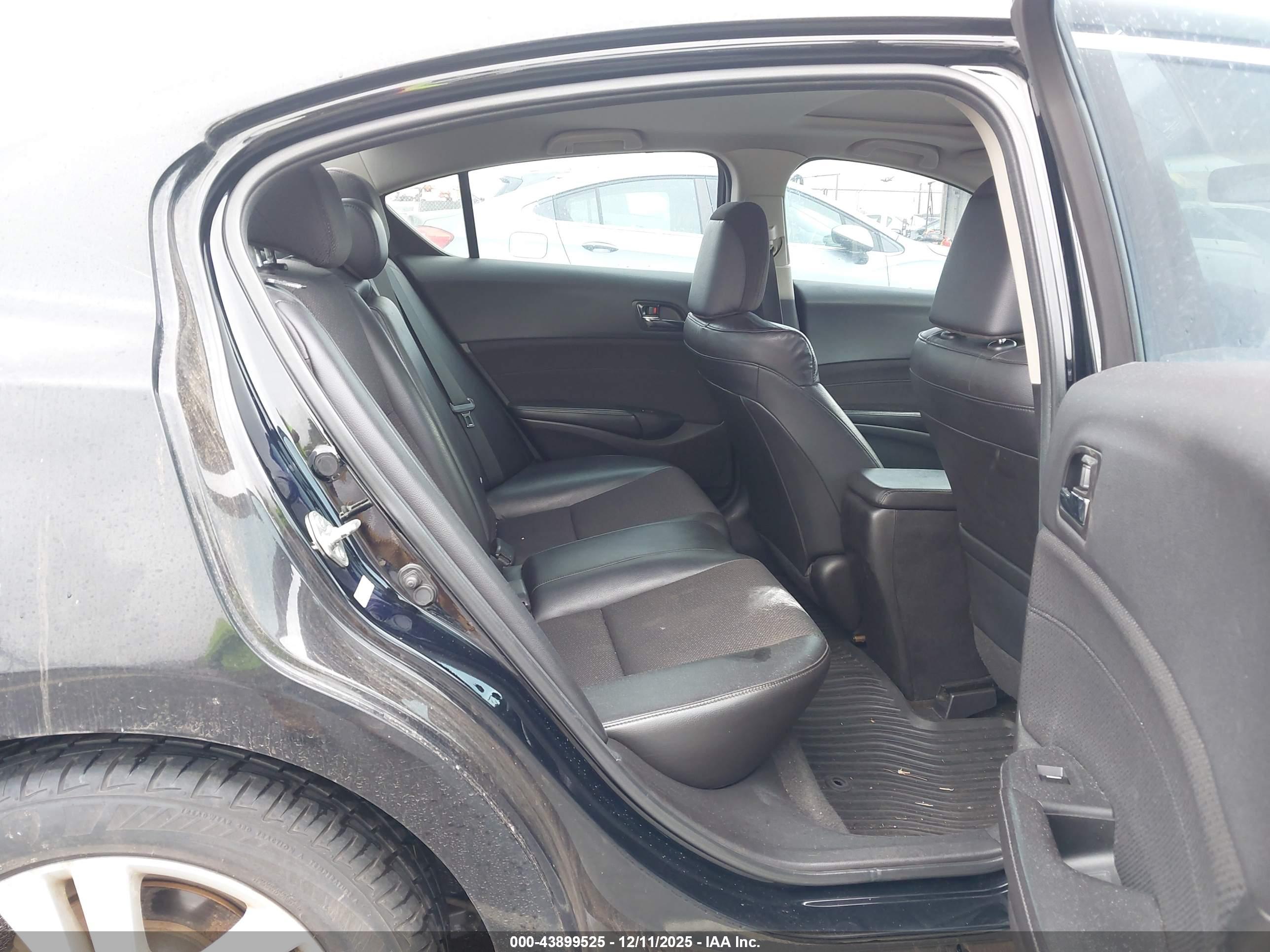 ACURA ILX image 8
