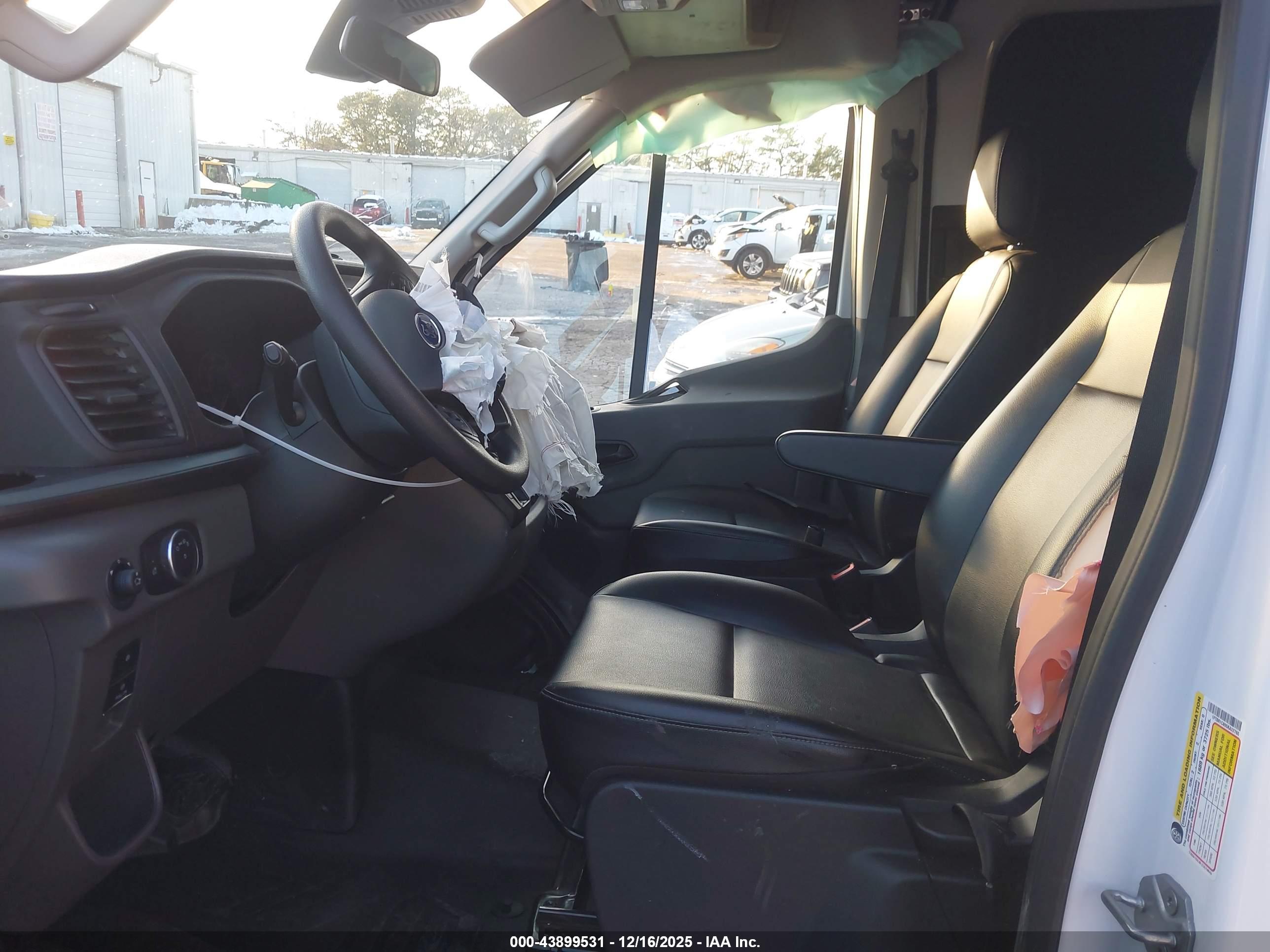 FORD TRANSIT-250 image 5