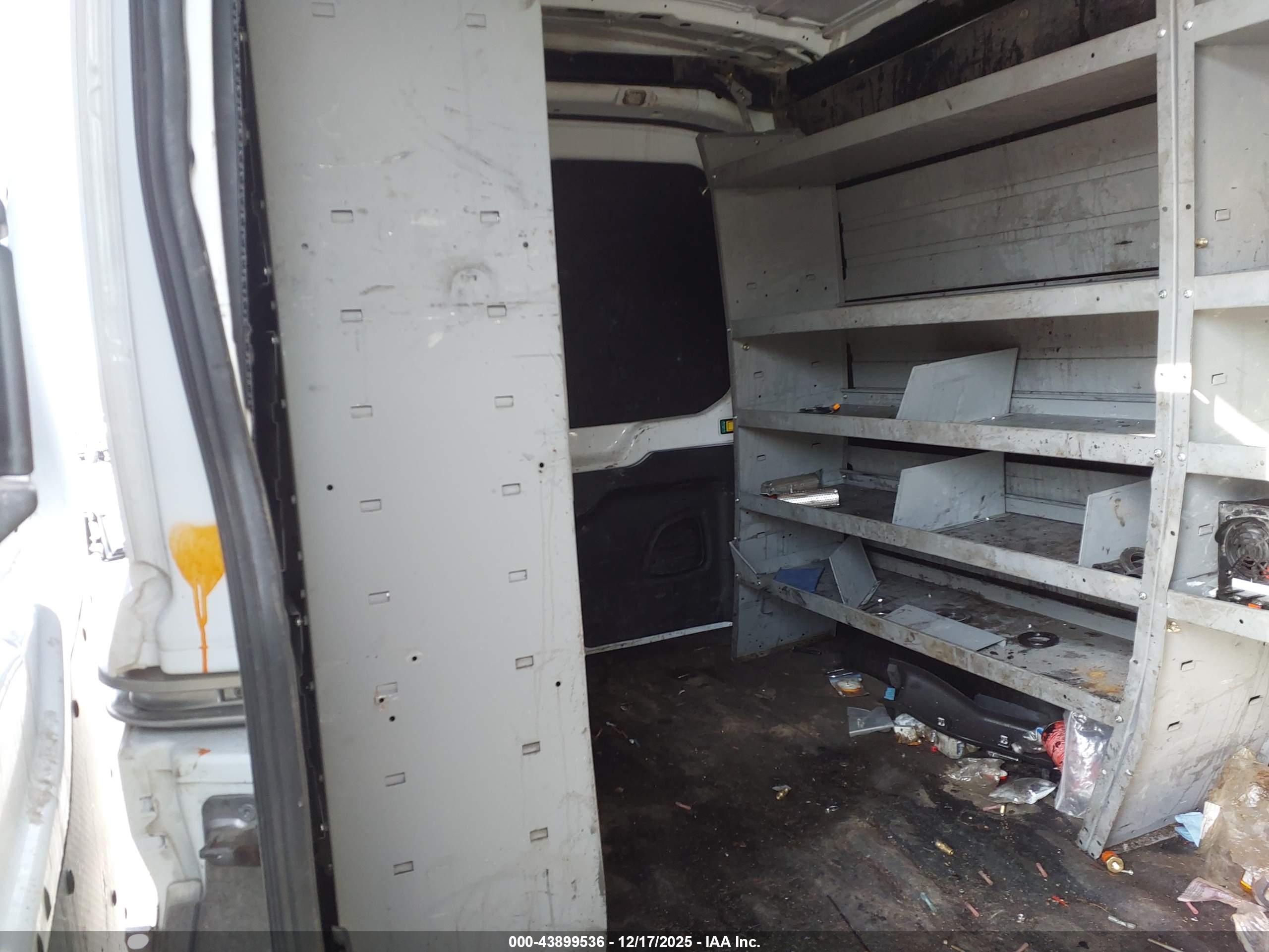 FORD TRANSIT-350 image 8