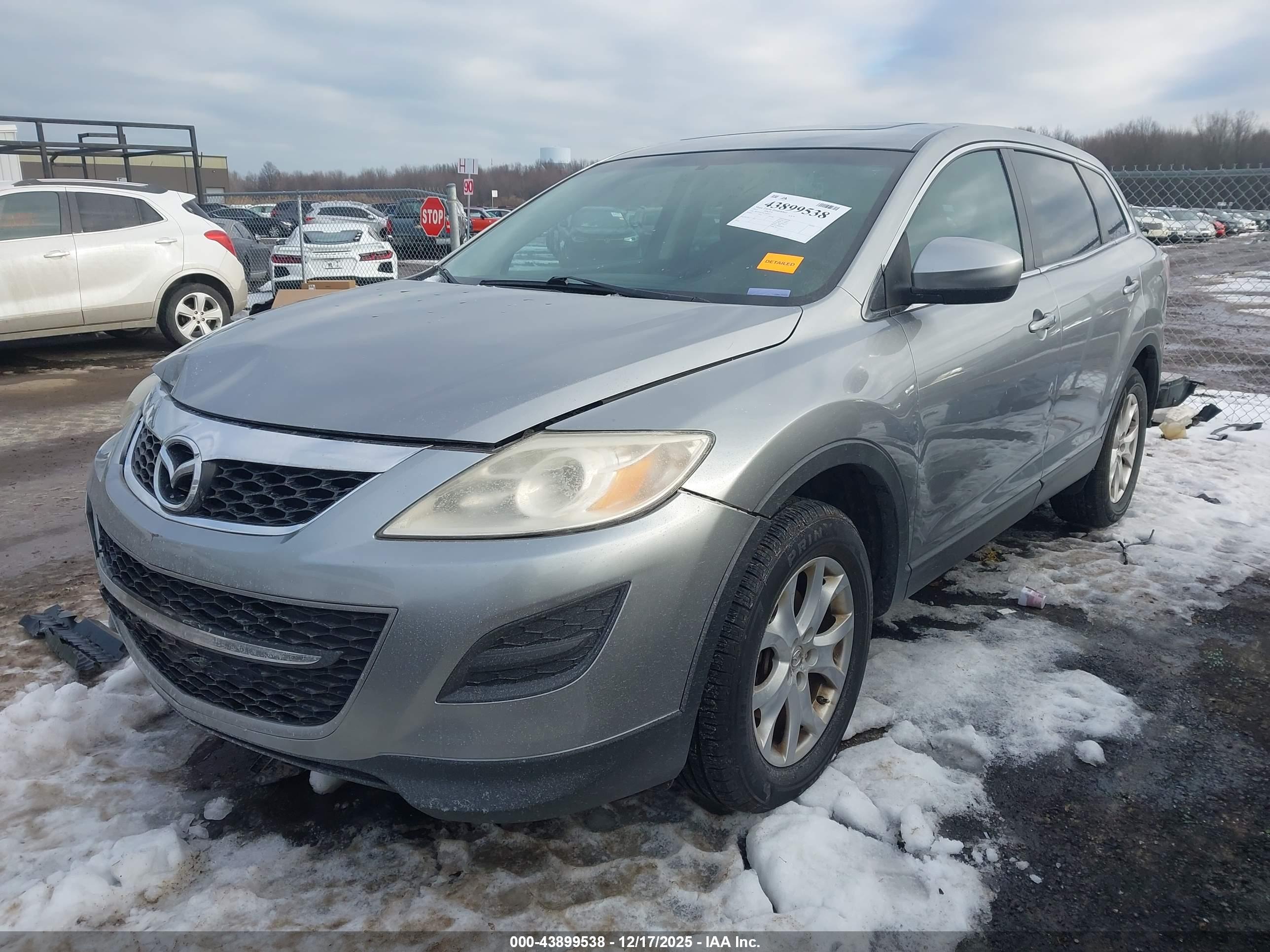 MAZDA CX-9 image 2