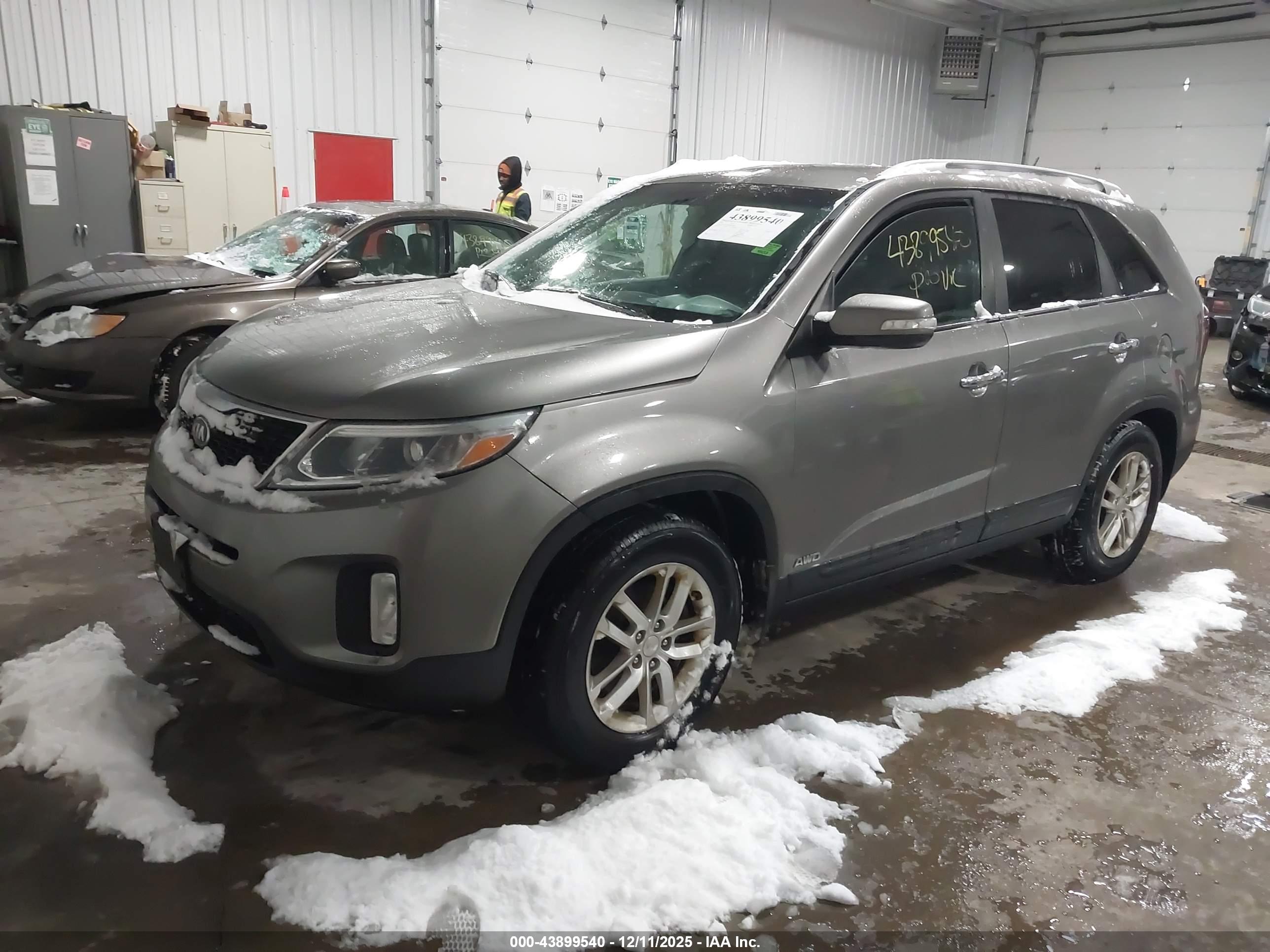 KIA SORENTO image 2
