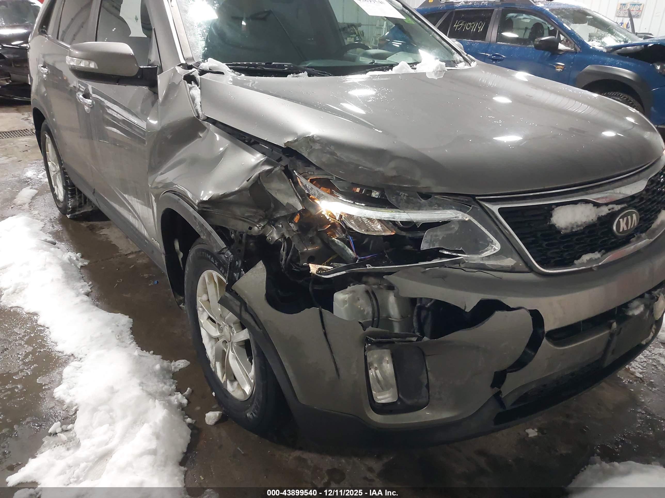 KIA SORENTO image 6