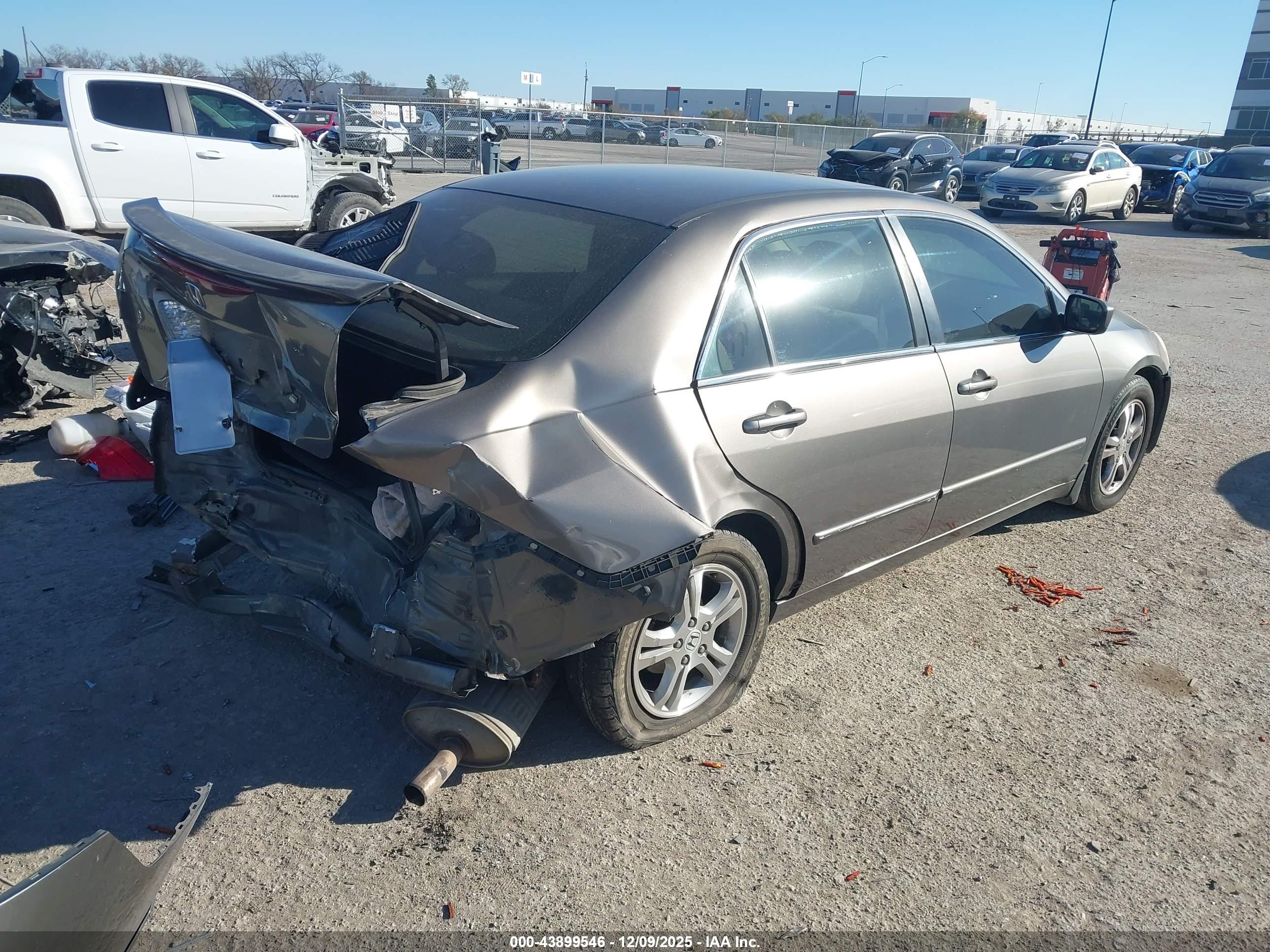 HONDA ACCORD image 4