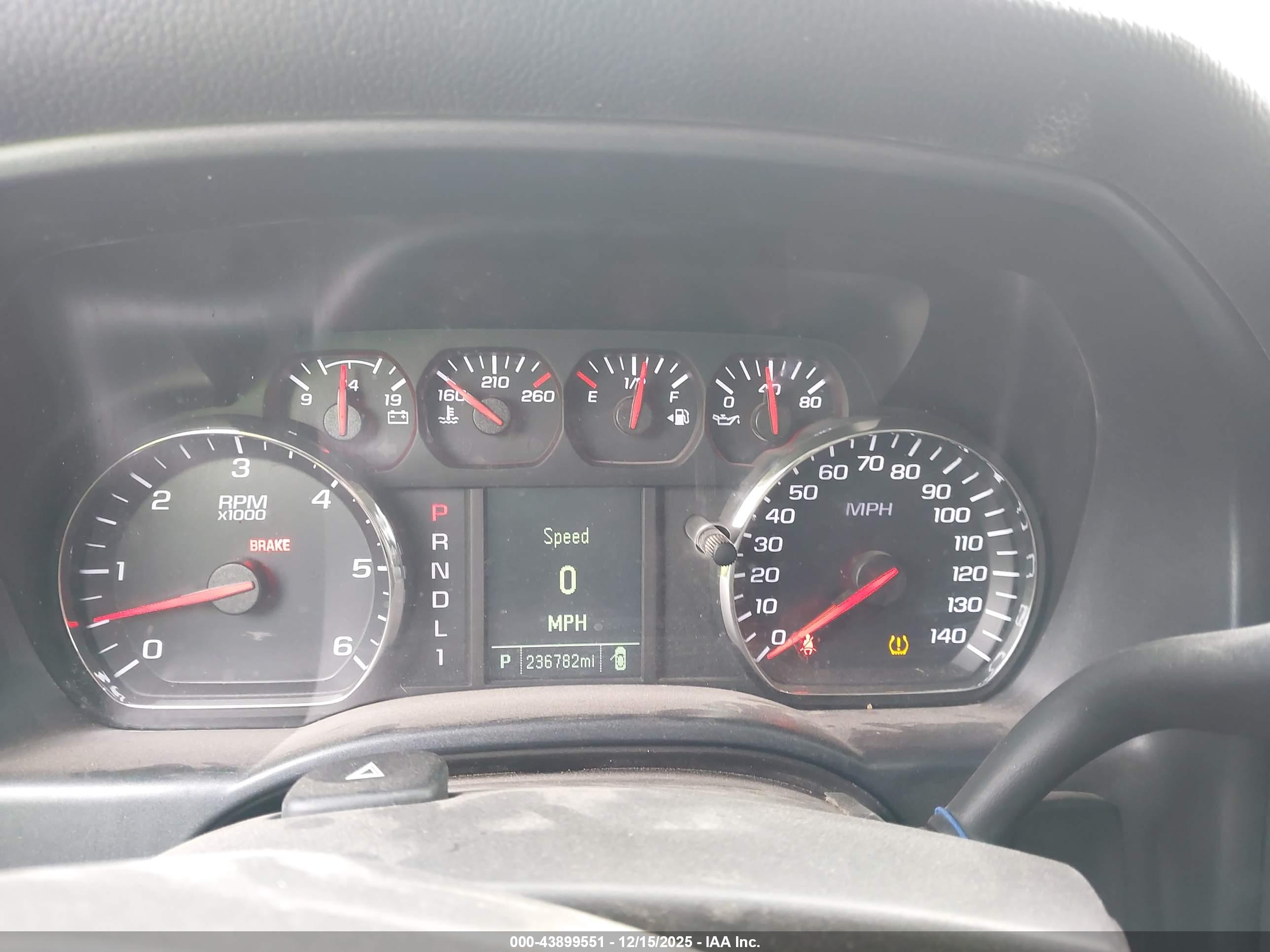CHEVROLET SILVERADO image 7