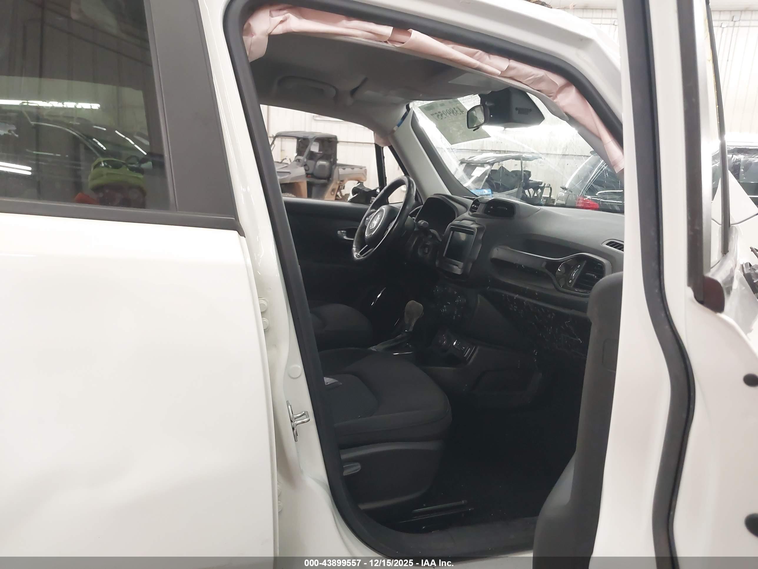 JEEP RENEGADE image 5