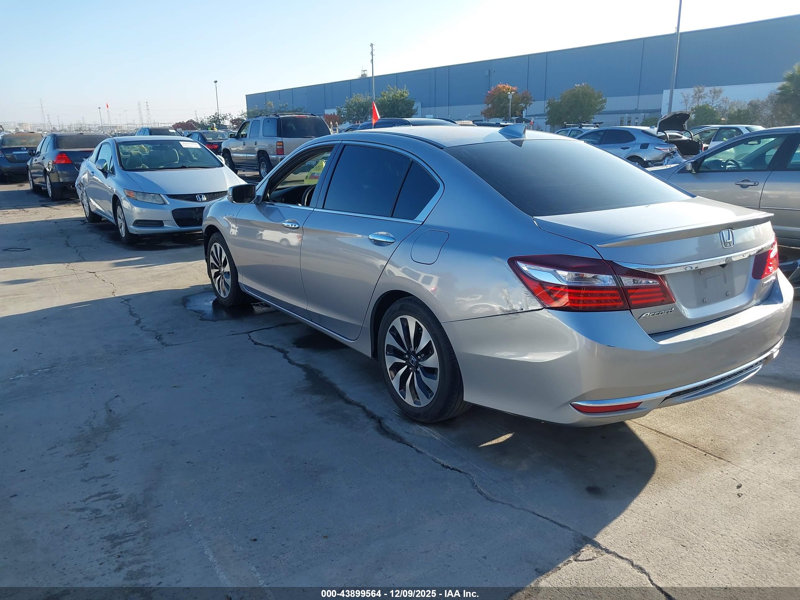 HONDA ACCORD image 3