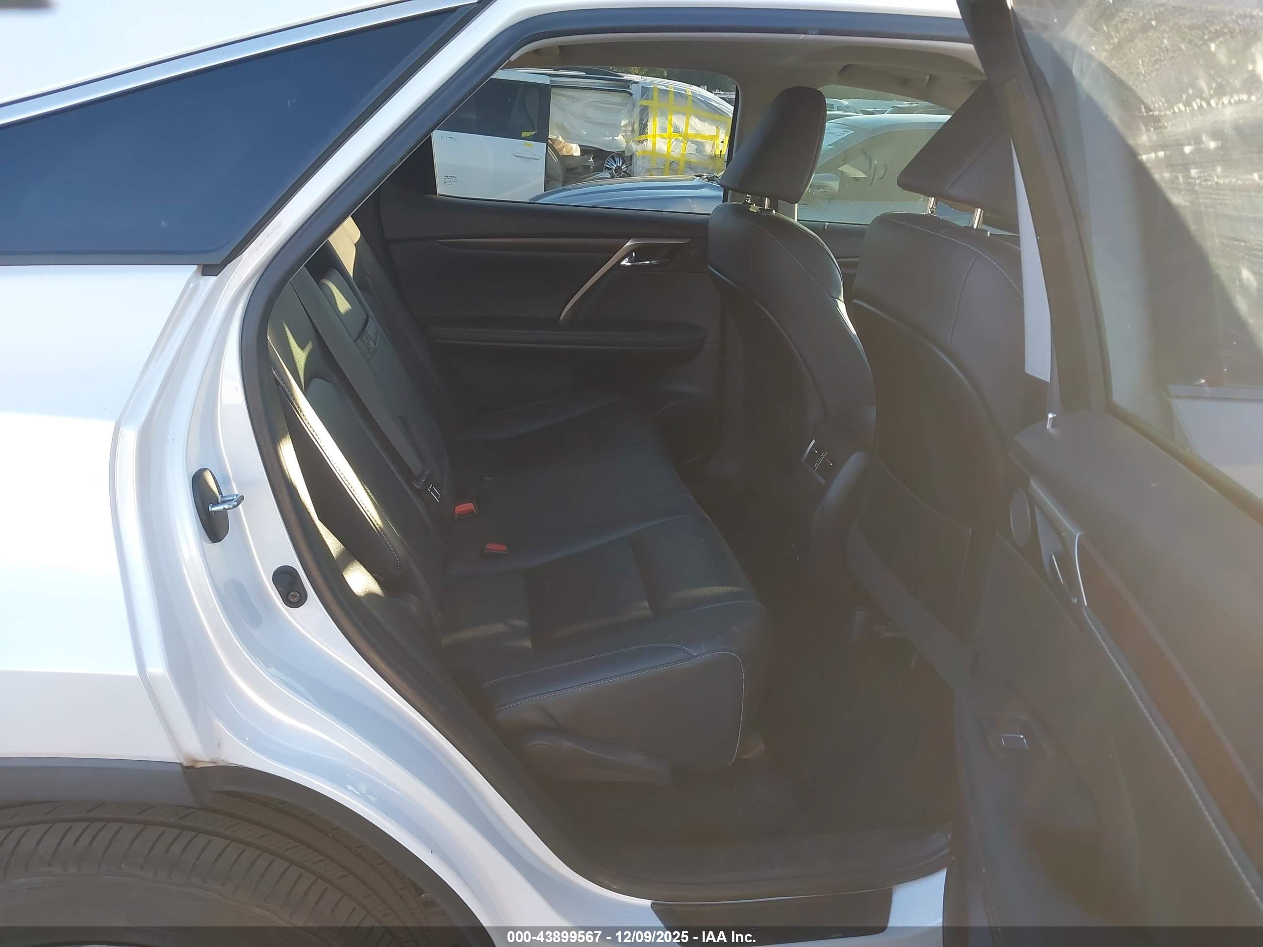 LEXUS RX image 8
