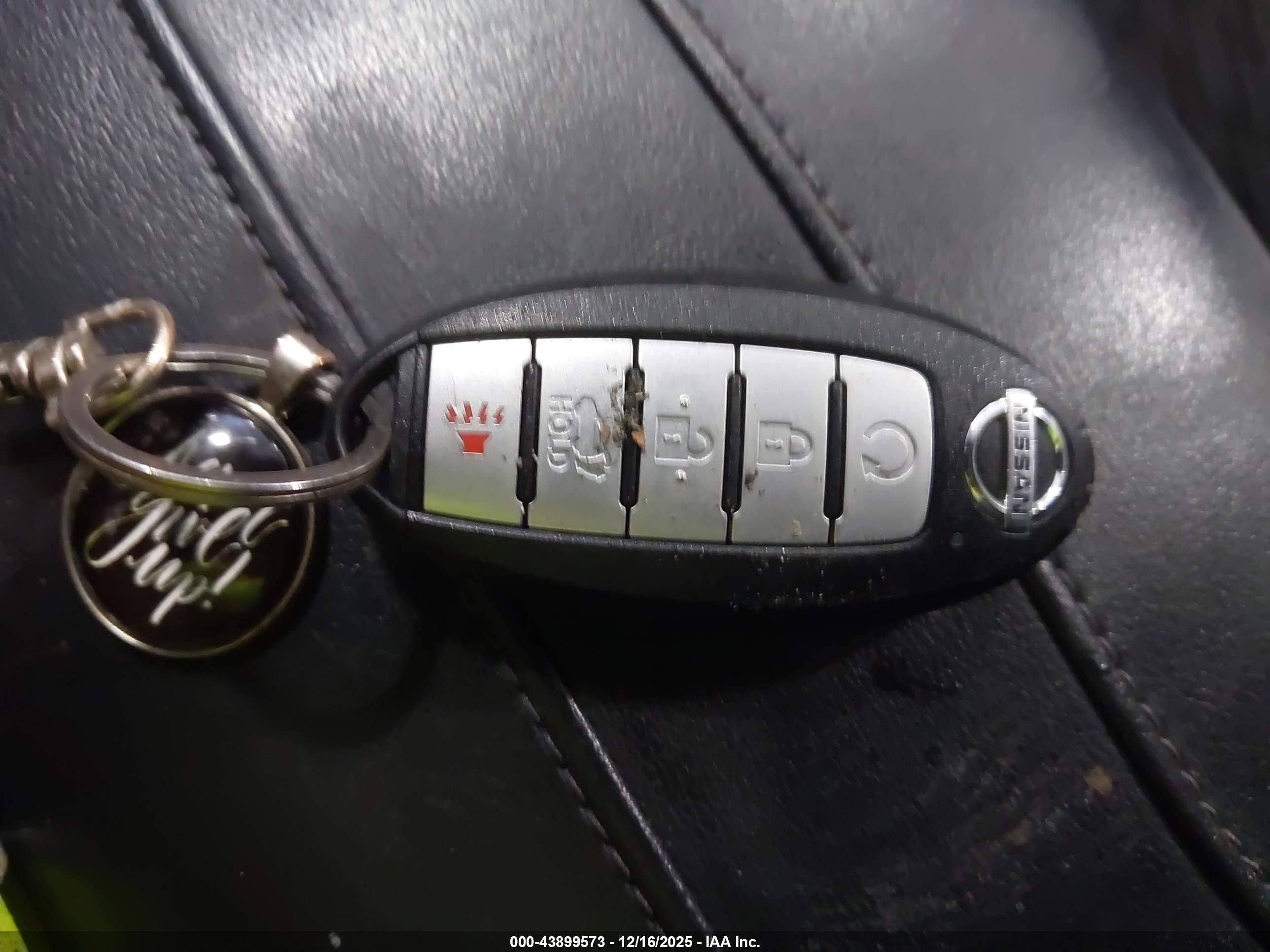 NISSAN ROGUE image 11