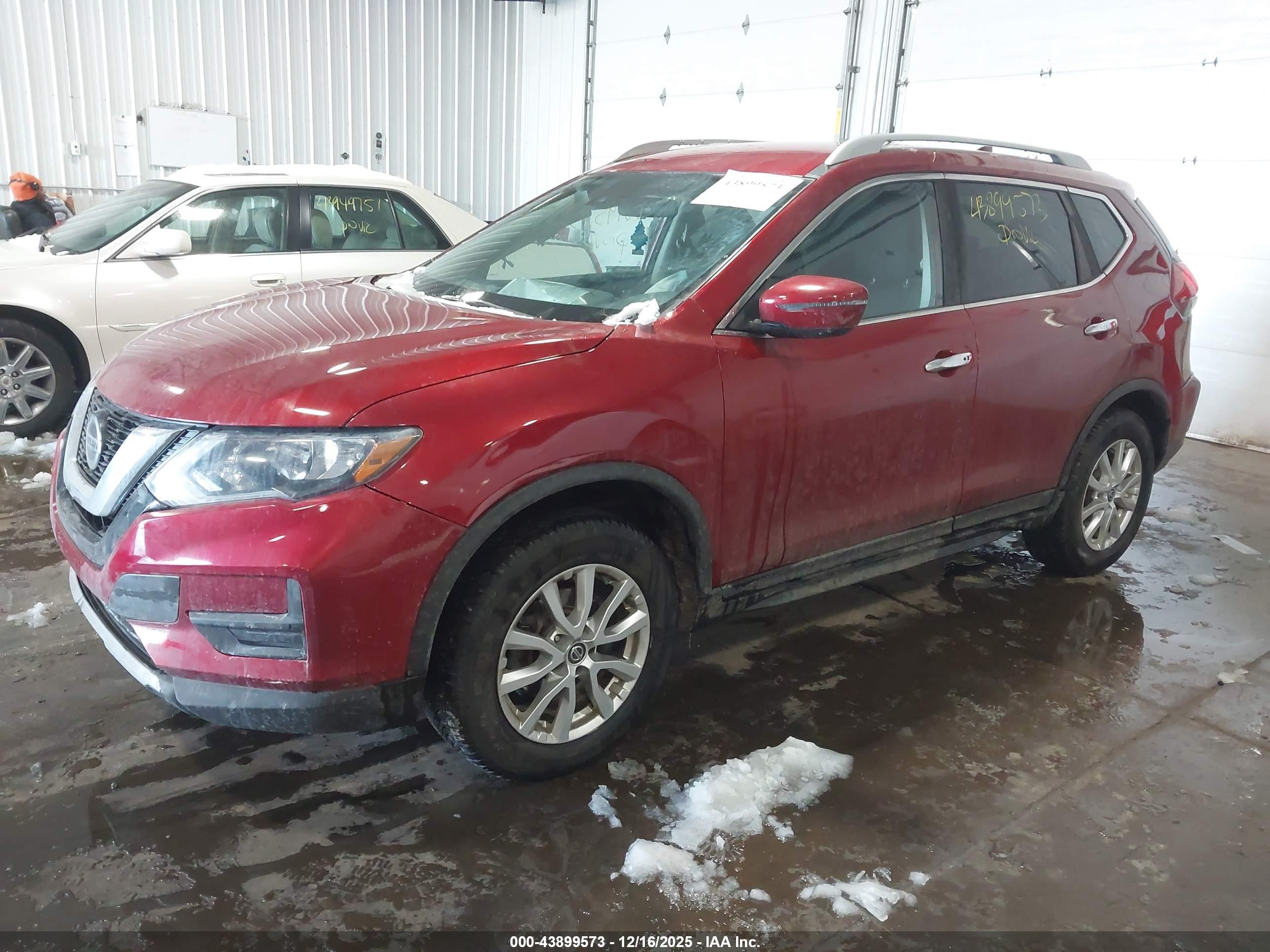 NISSAN ROGUE image 2