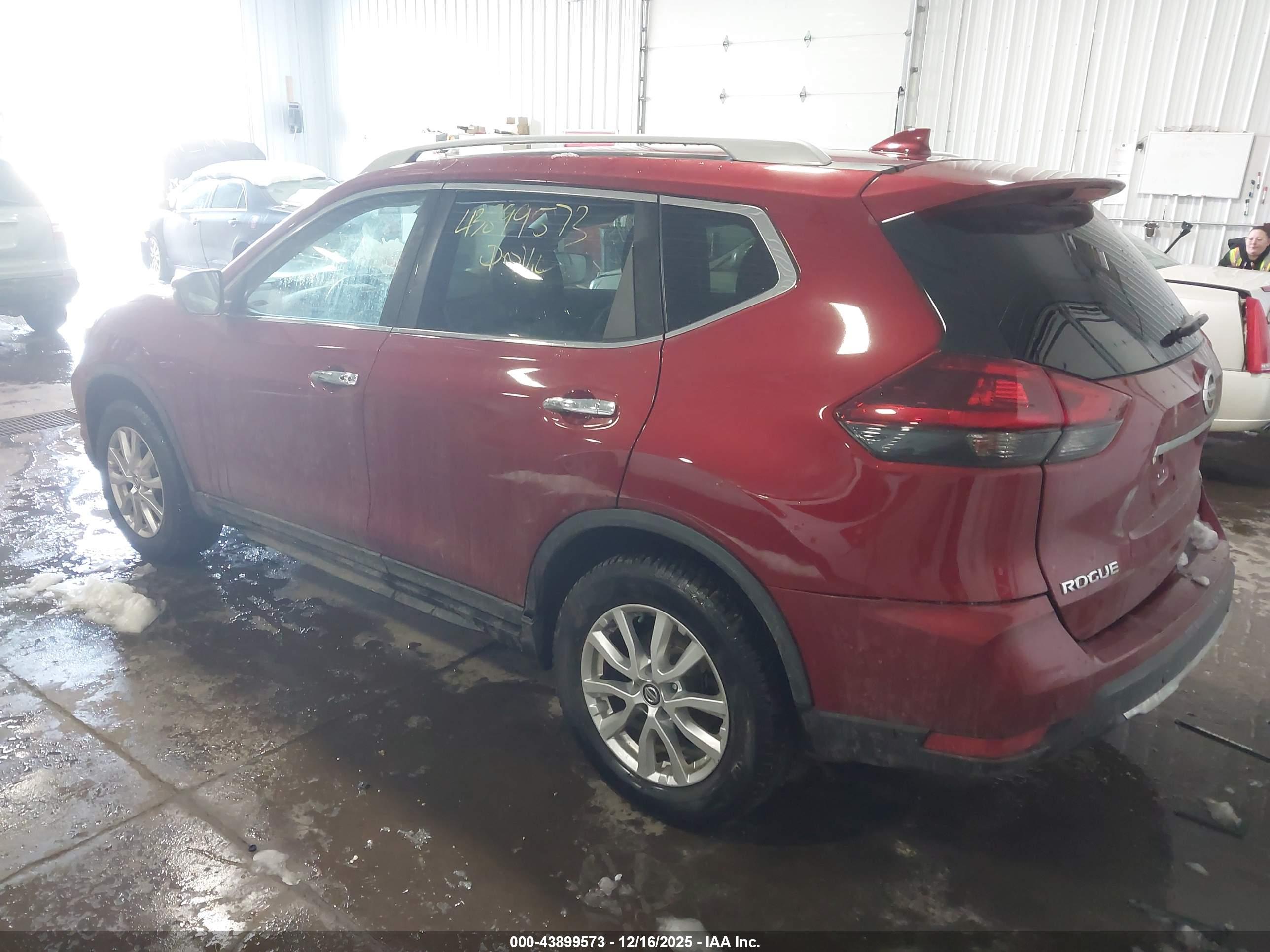 NISSAN ROGUE image 3