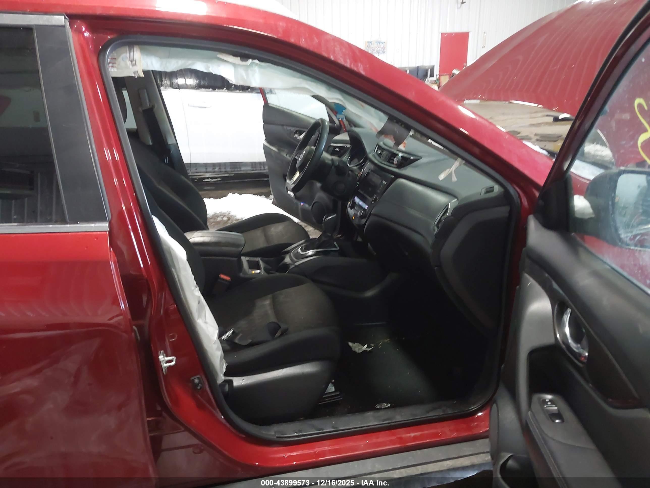 NISSAN ROGUE image 5