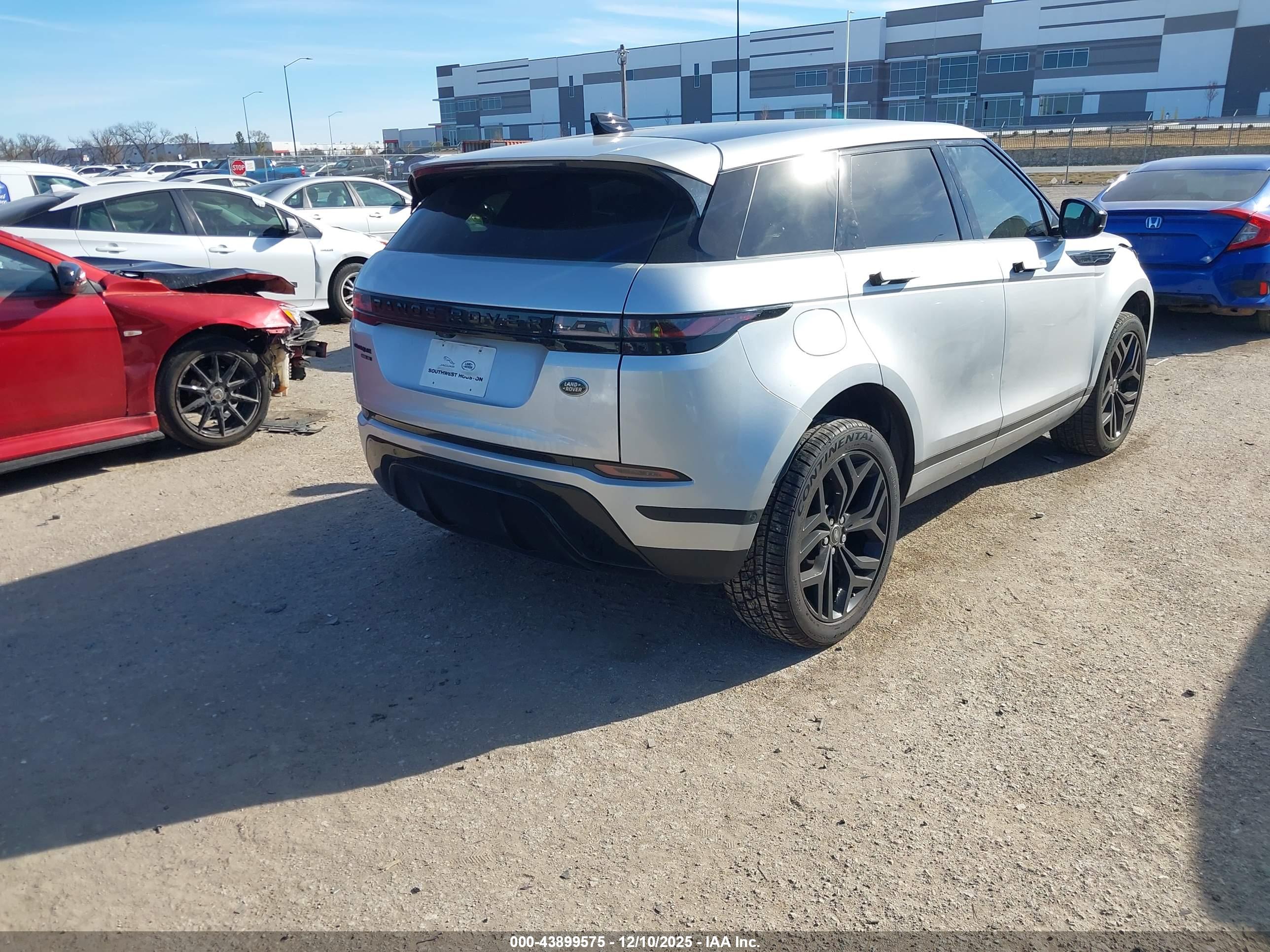 LAND ROVER image 4