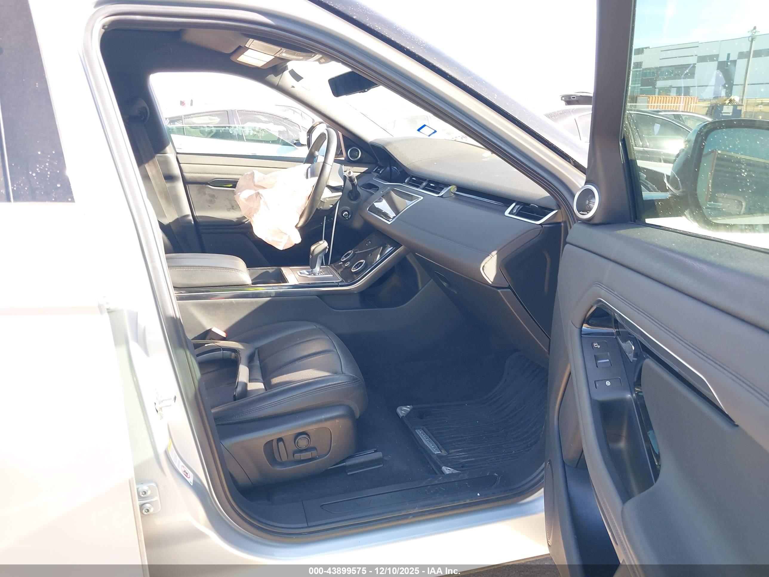 LAND ROVER image 5