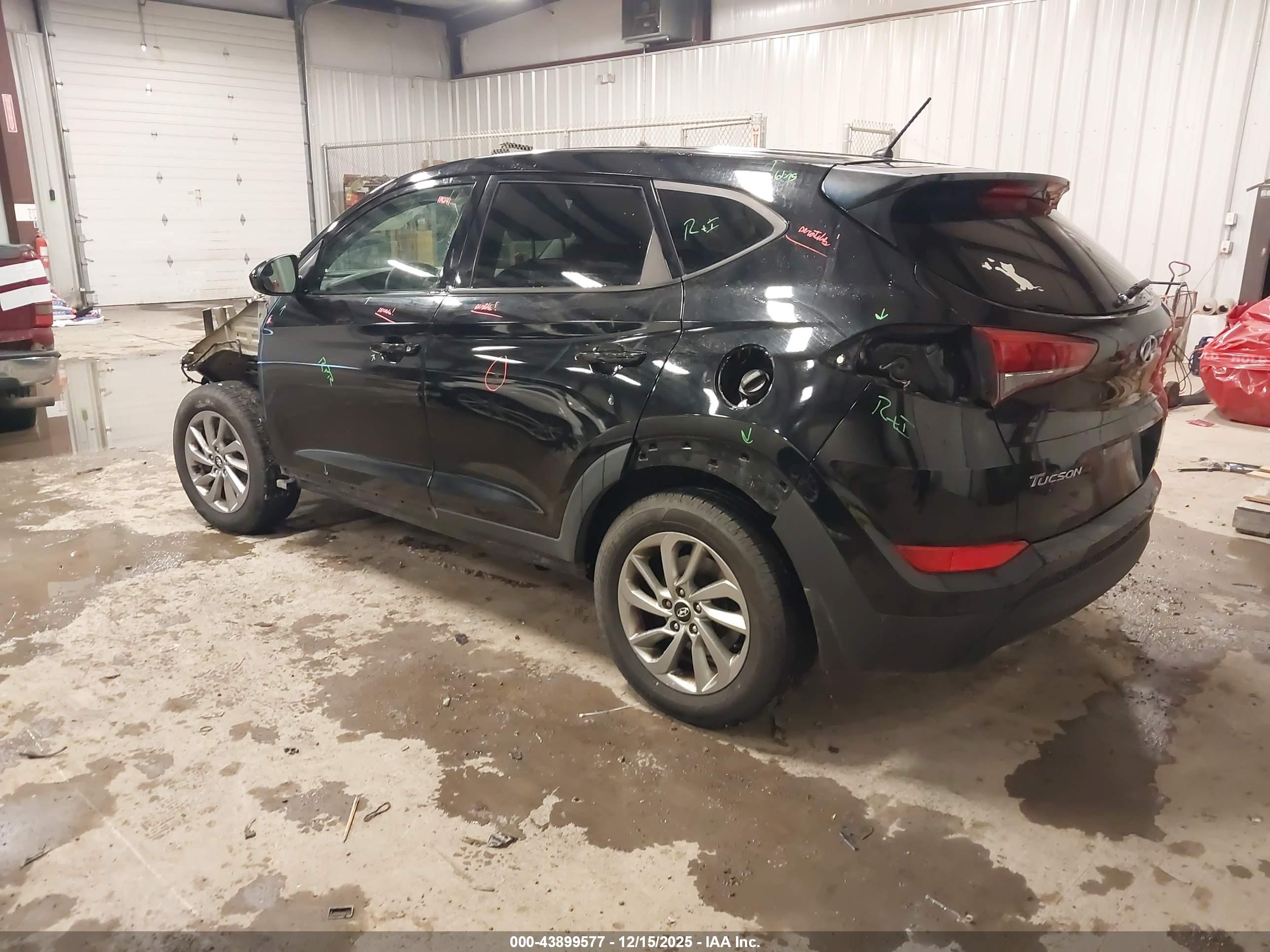 HYUNDAI TUCSON image 3