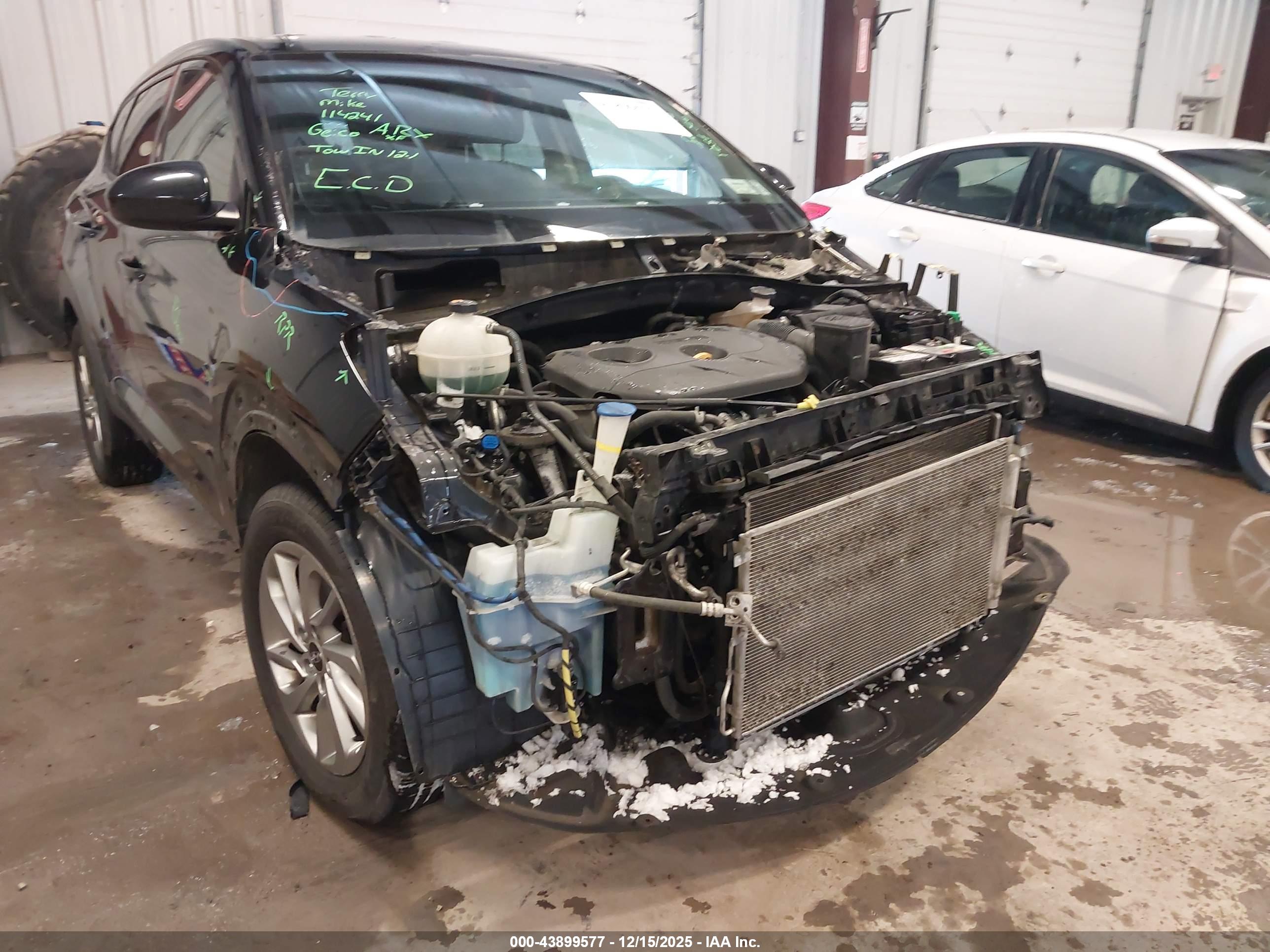 HYUNDAI TUCSON image 6