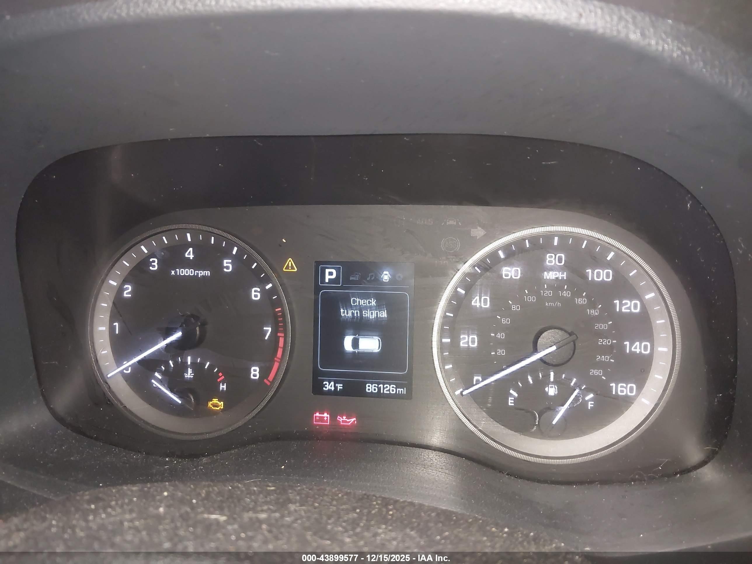 HYUNDAI TUCSON image 7