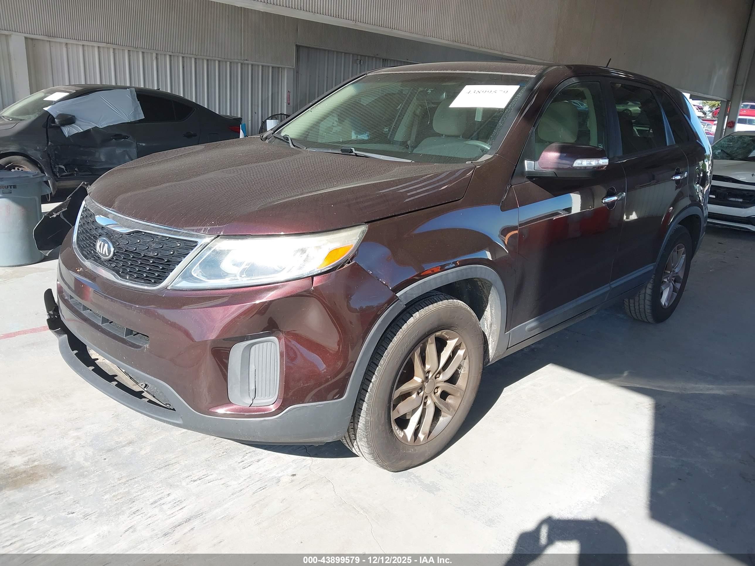 KIA SORENTO image 2