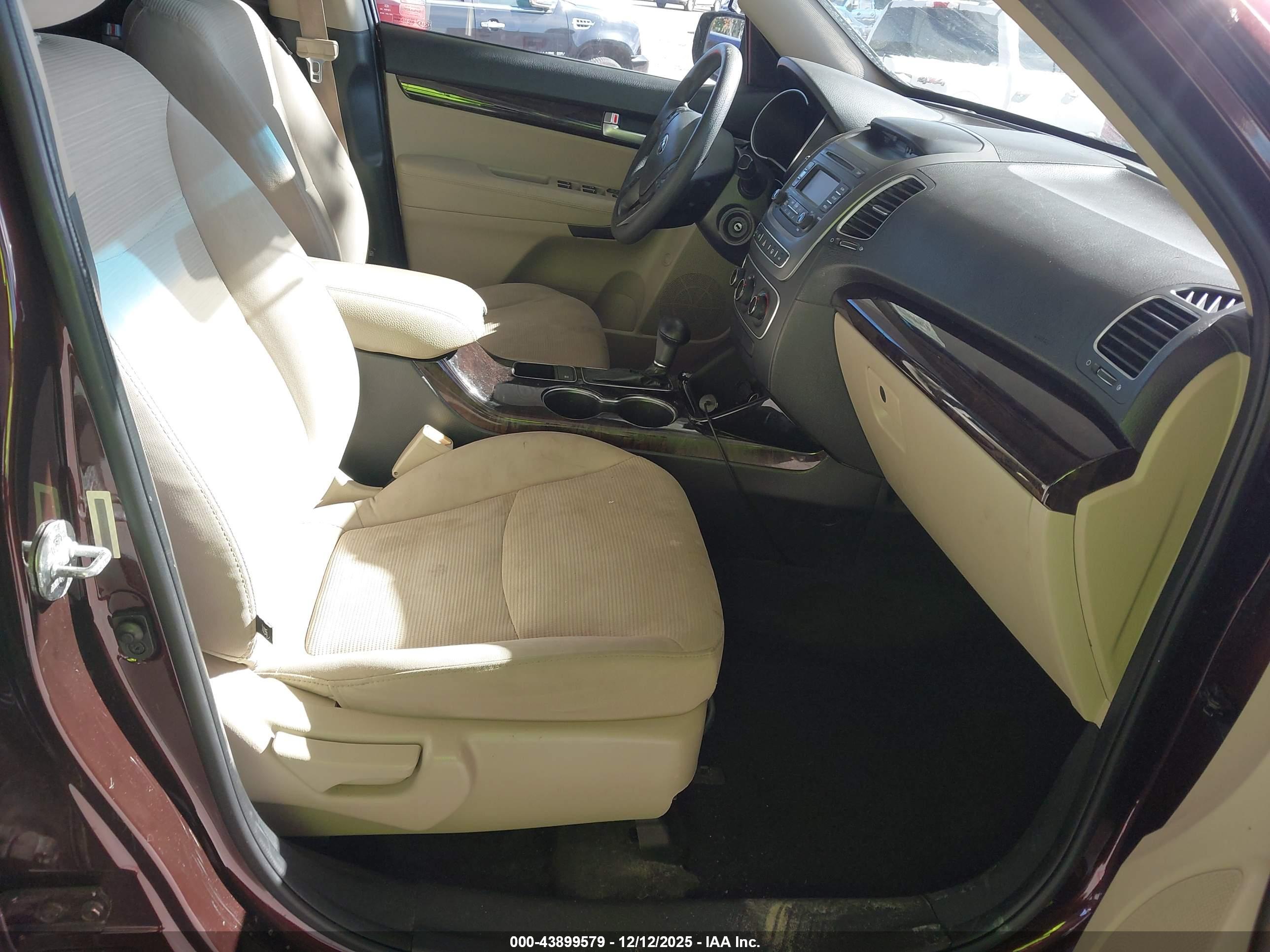 KIA SORENTO image 5