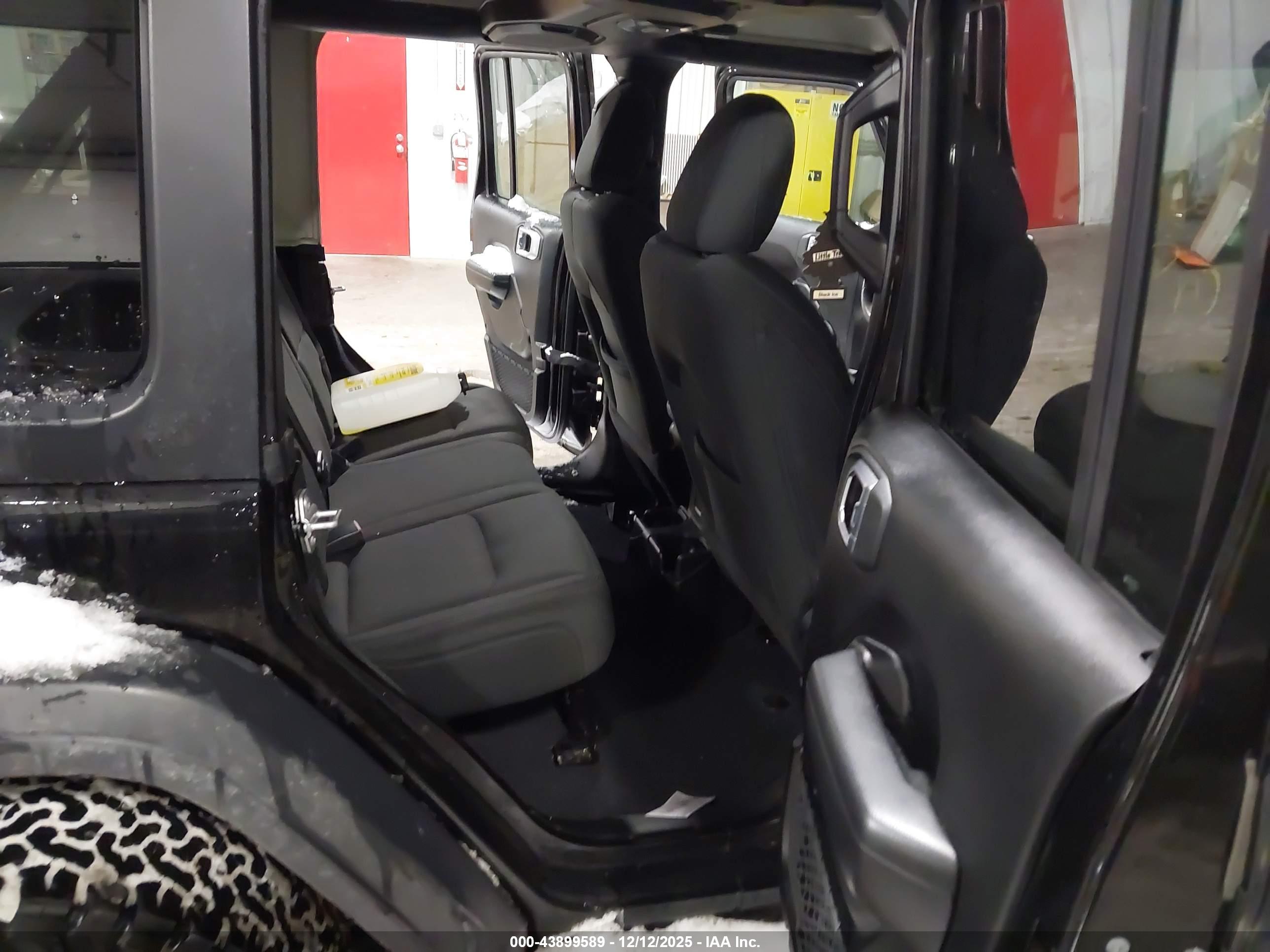 JEEP WRANGLER image 8